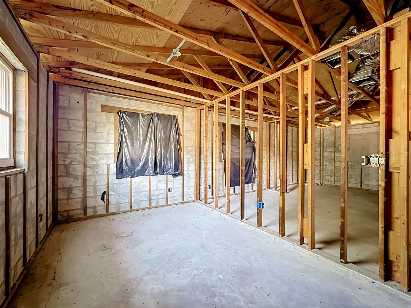 1409 17th St E Property Photo 6