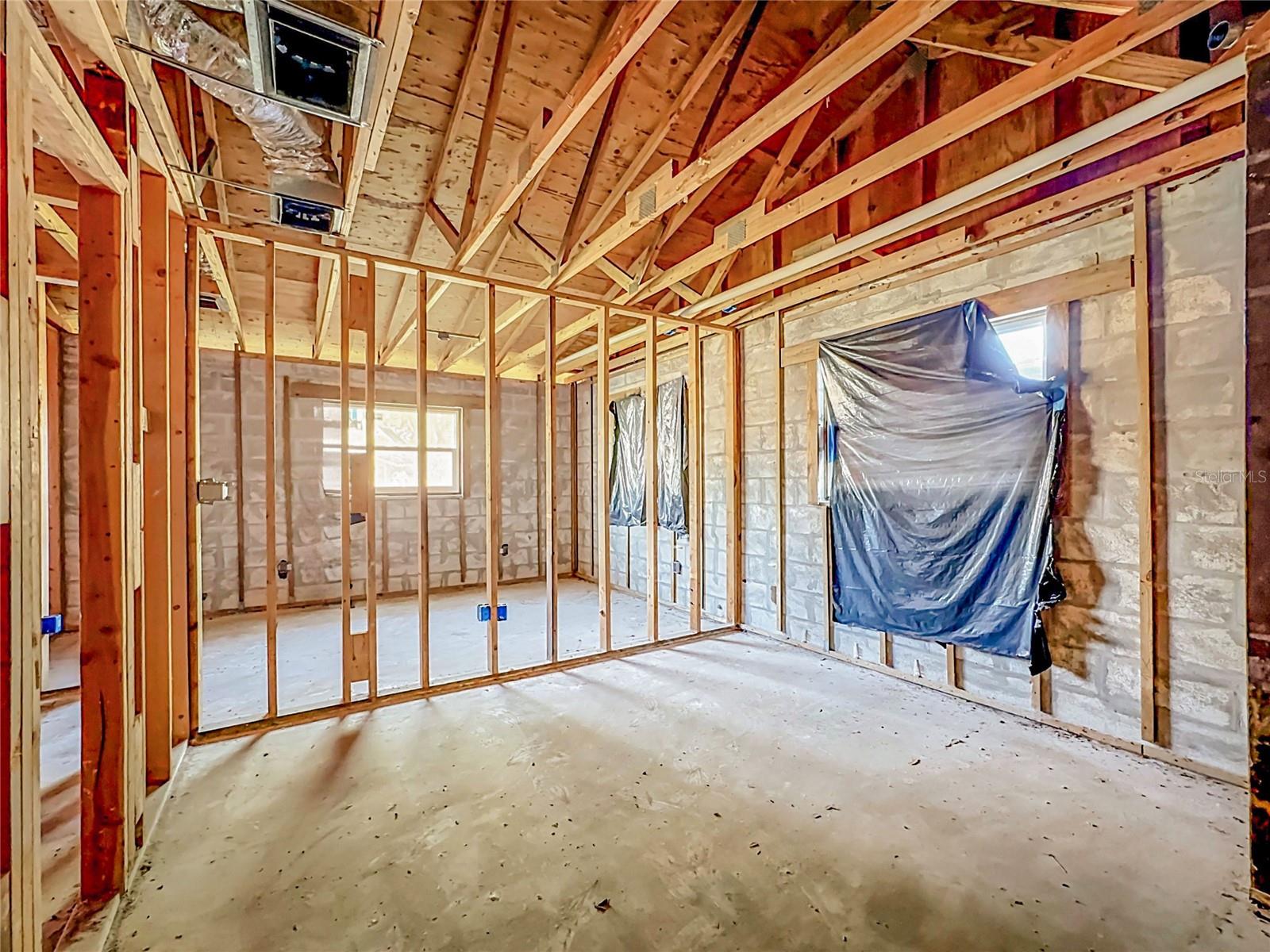 1409 17th St E Property Photo 8