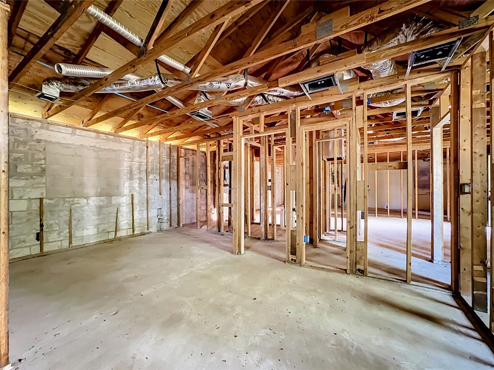 1409 17th St E Property Photo 9