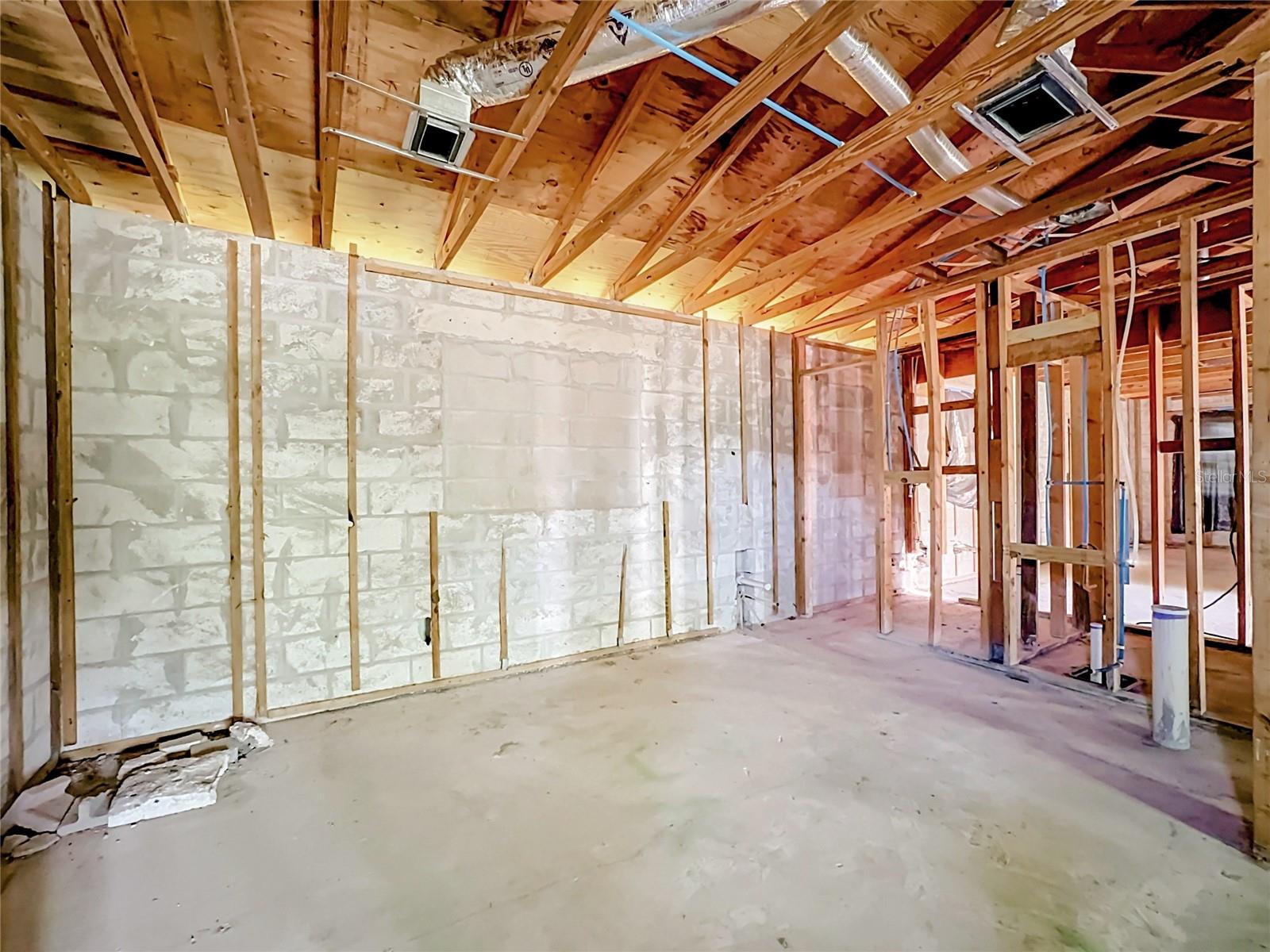 1409 17th St E Property Photo 10