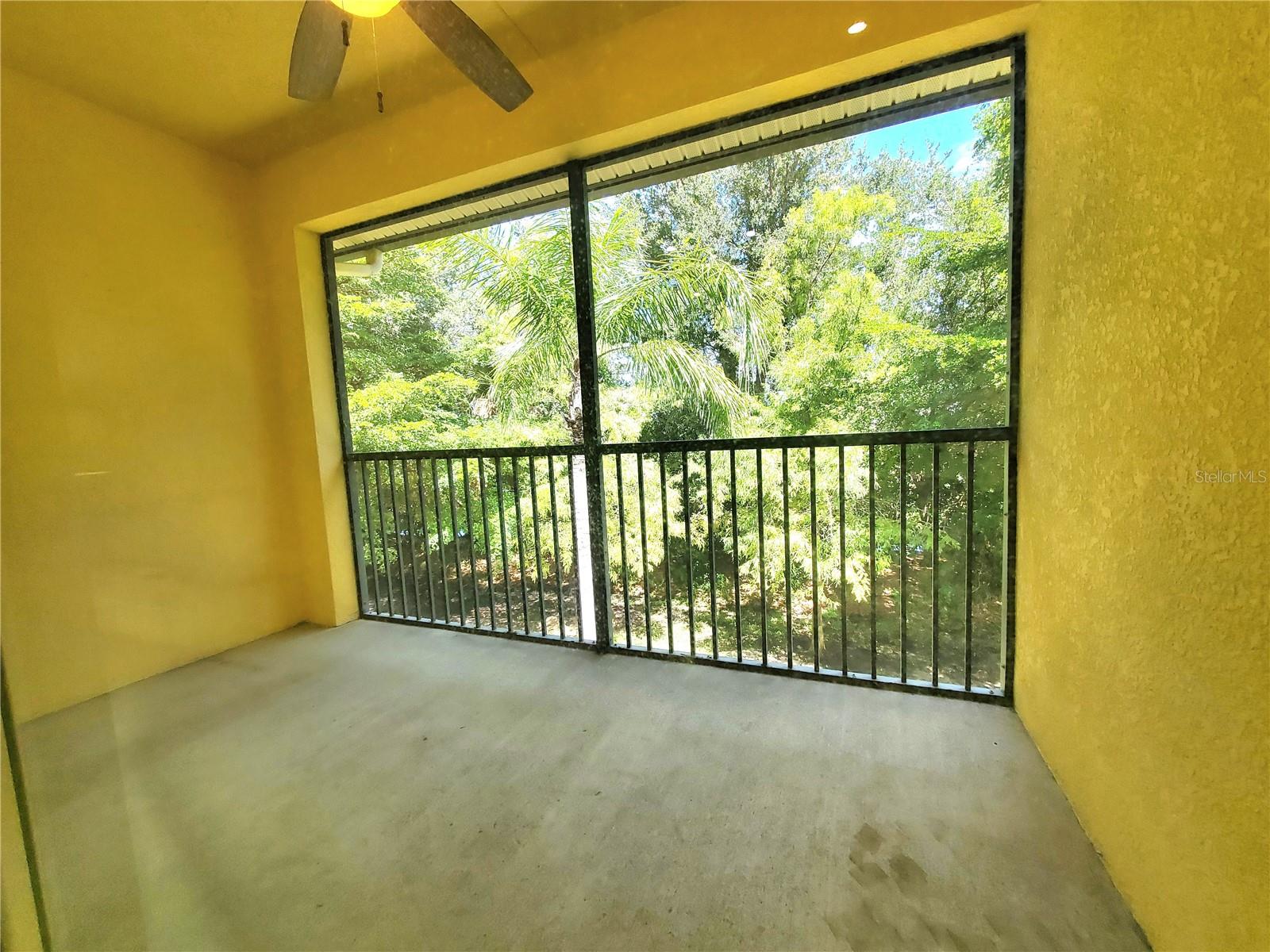 7196 N Plum Tree #325 Property Photo 4