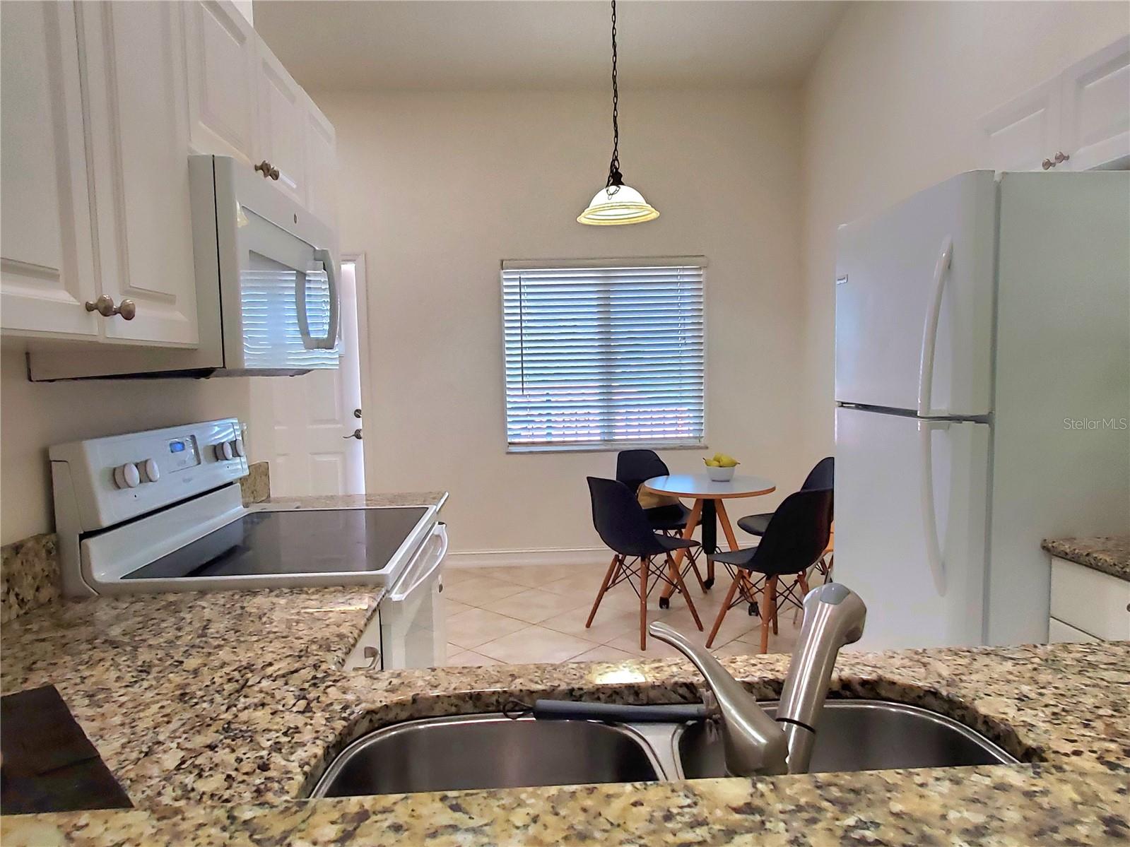 7196 N Plum Tree #325 Property Photo 8