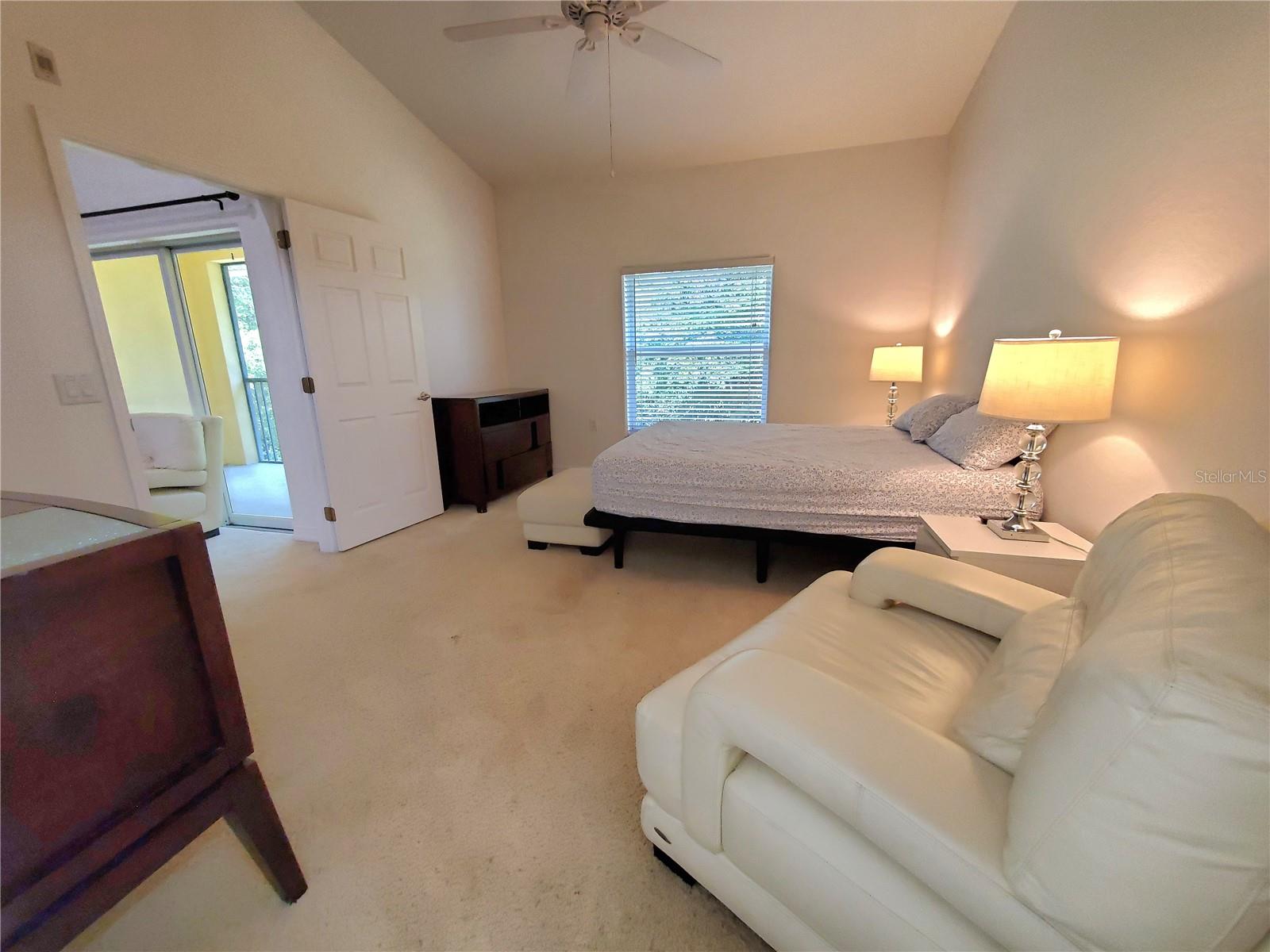 7196 N Plum Tree #325 Property Photo 12