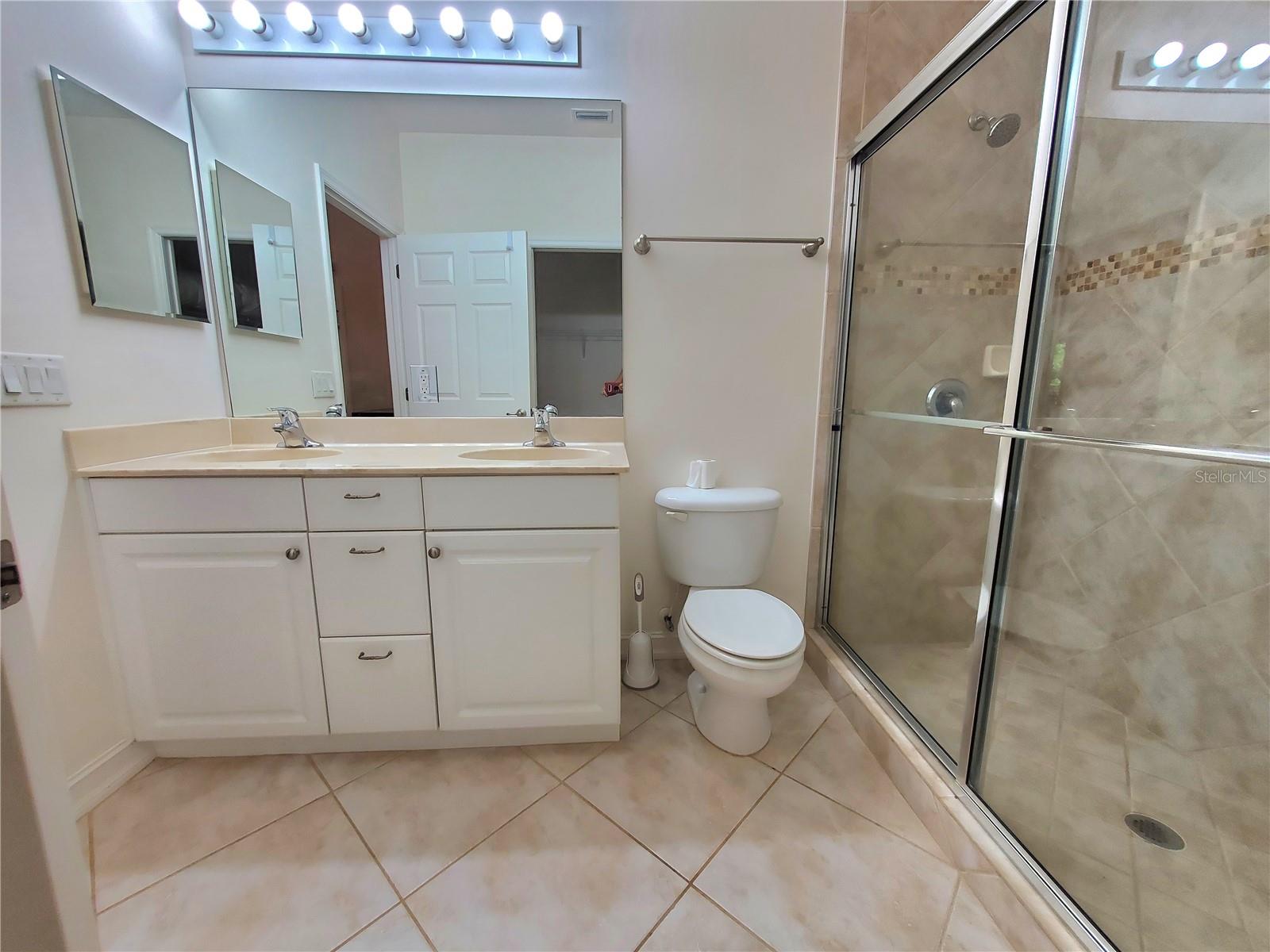 7196 N Plum Tree #325 Property Photo 14