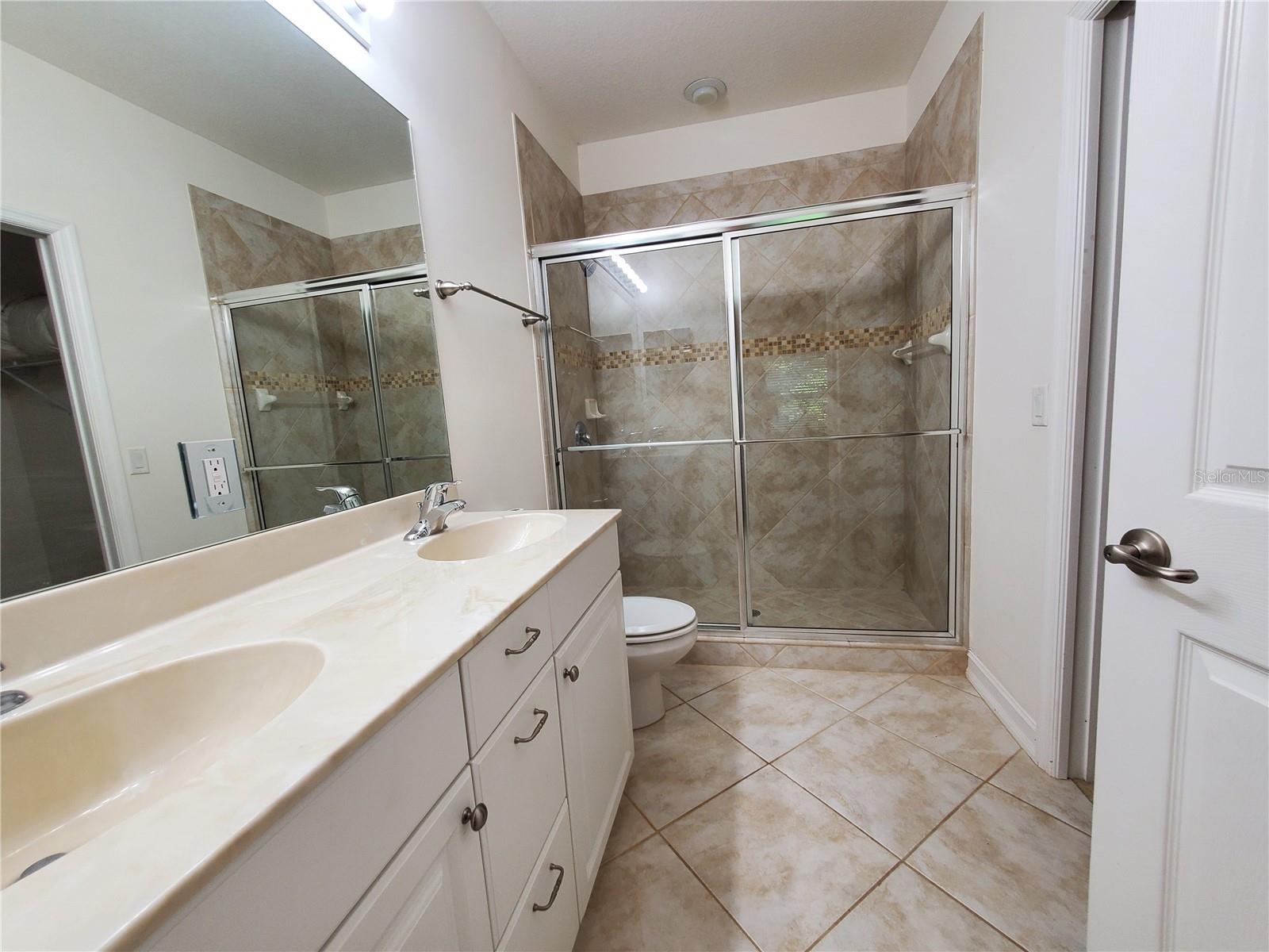 7196 N Plum Tree #325 Property Photo 15
