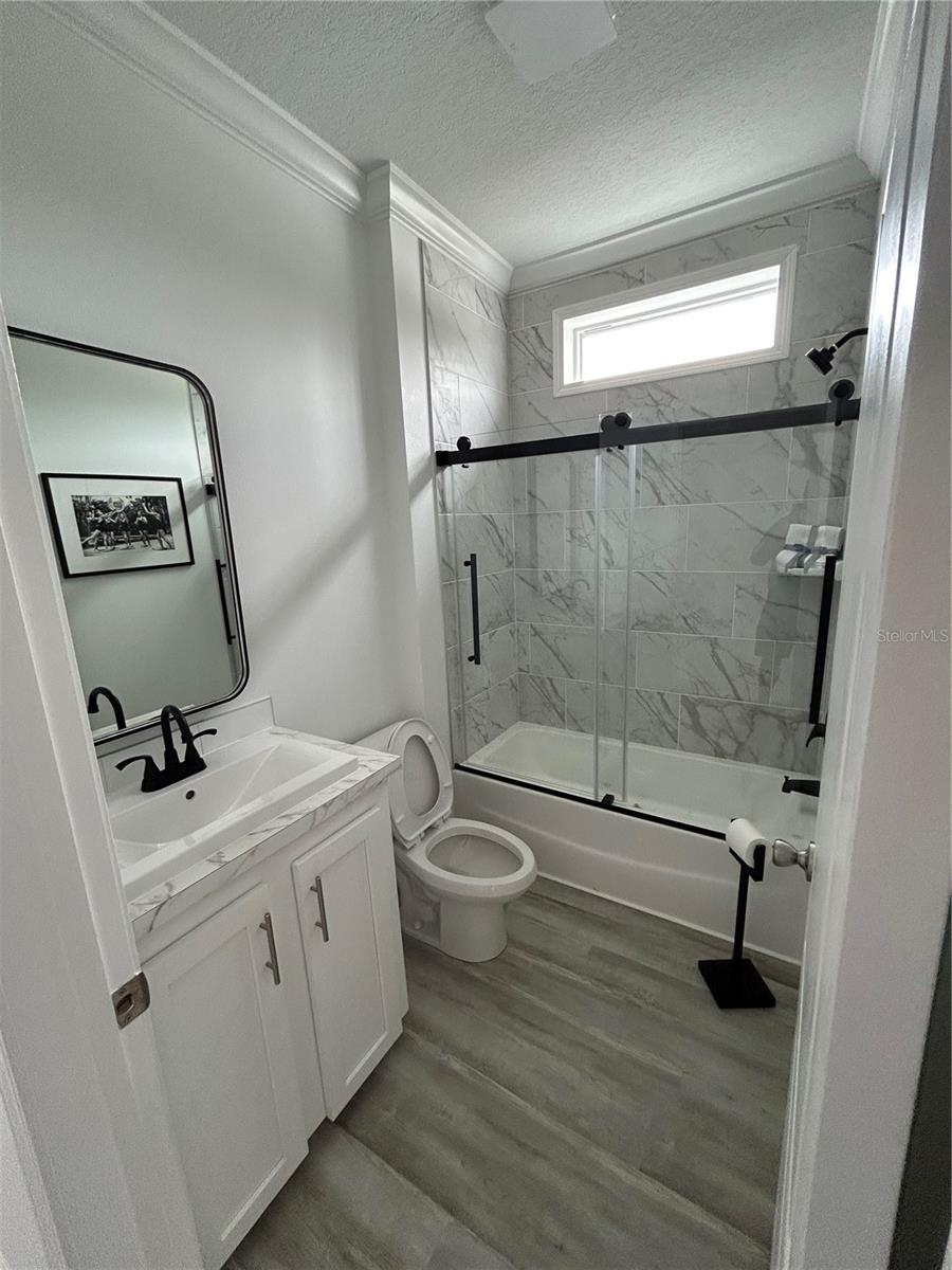 64 5th St Property Photo 8