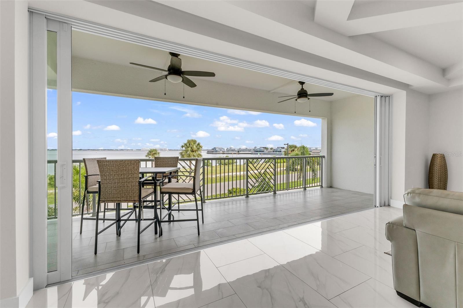 1425 Park Beach Cir #124 Property Photo 5