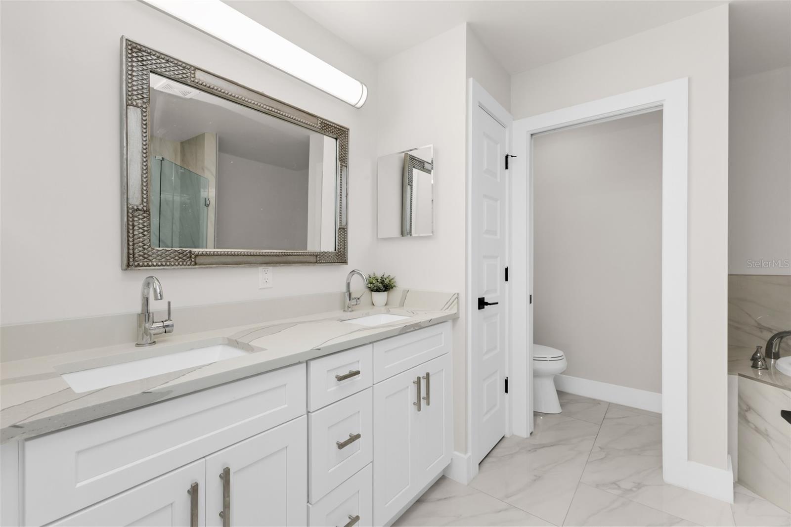 1425 Park Beach Cir #124 Property Photo 16