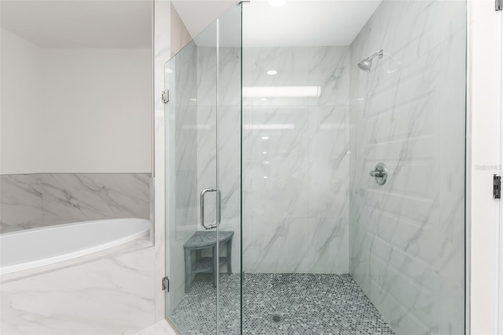 1425 Park Beach Cir #124 Property Photo 17