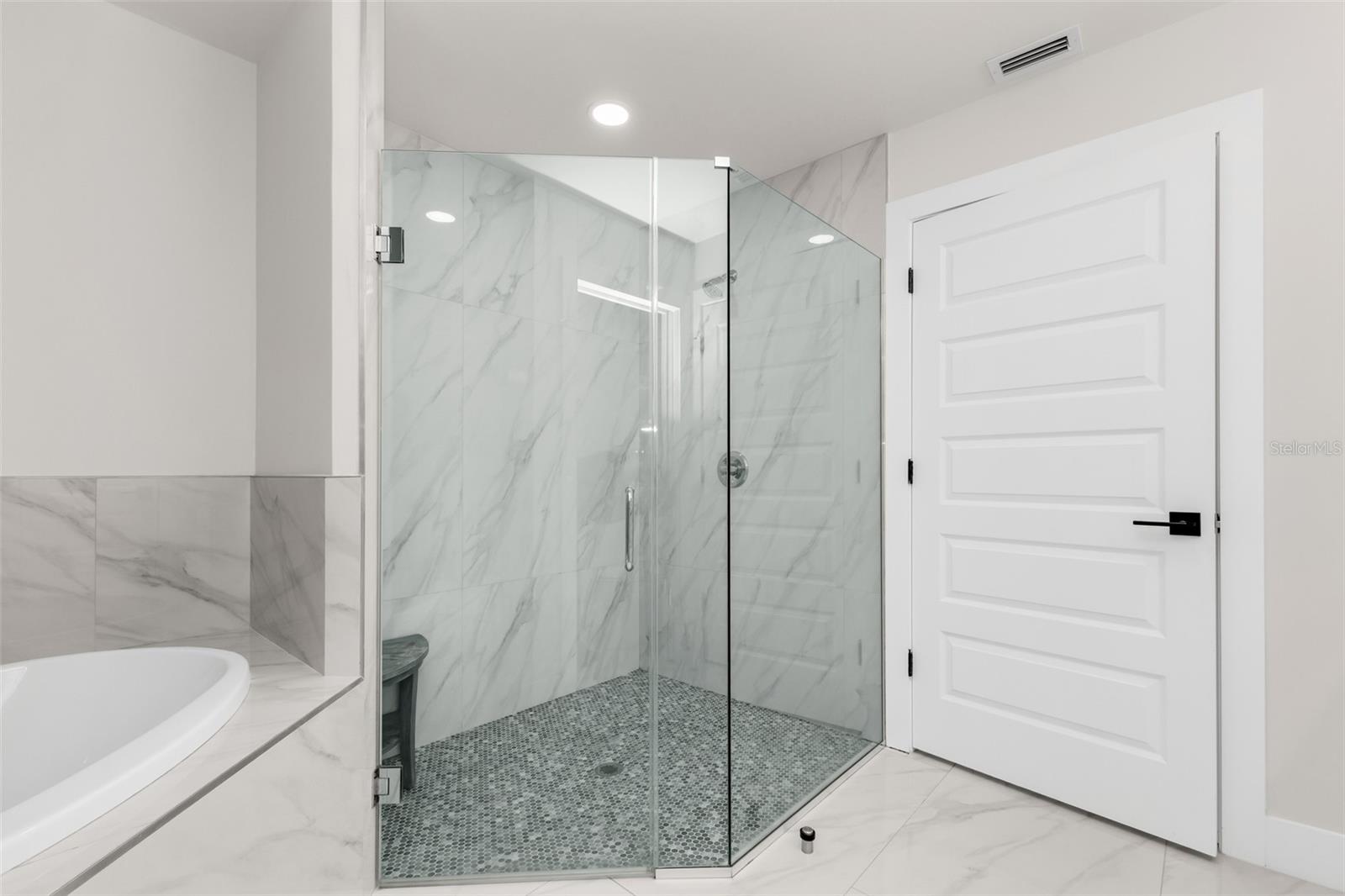 1425 Park Beach Cir #124 Property Photo 18