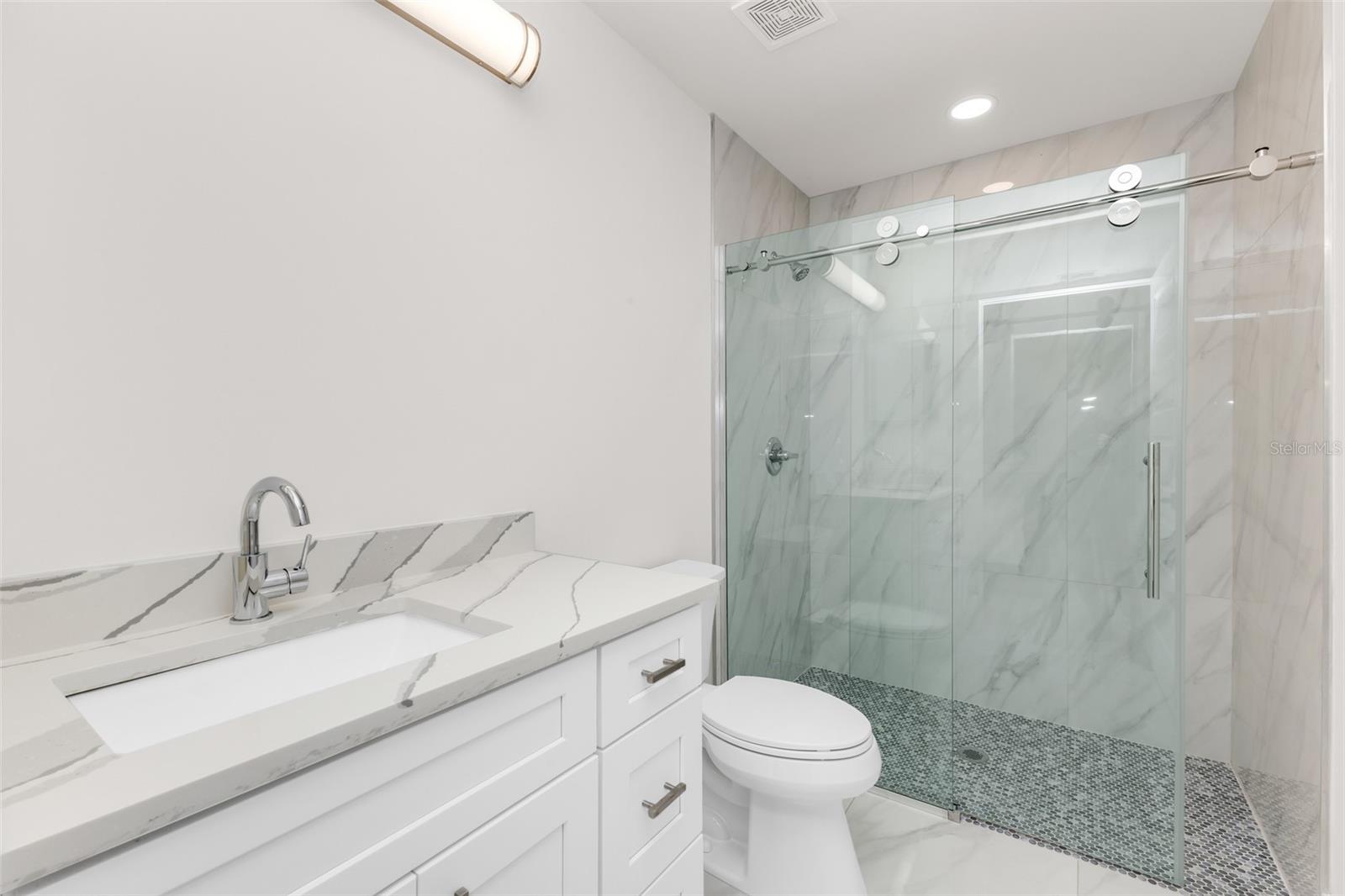 1425 Park Beach Cir #124 Property Photo 22