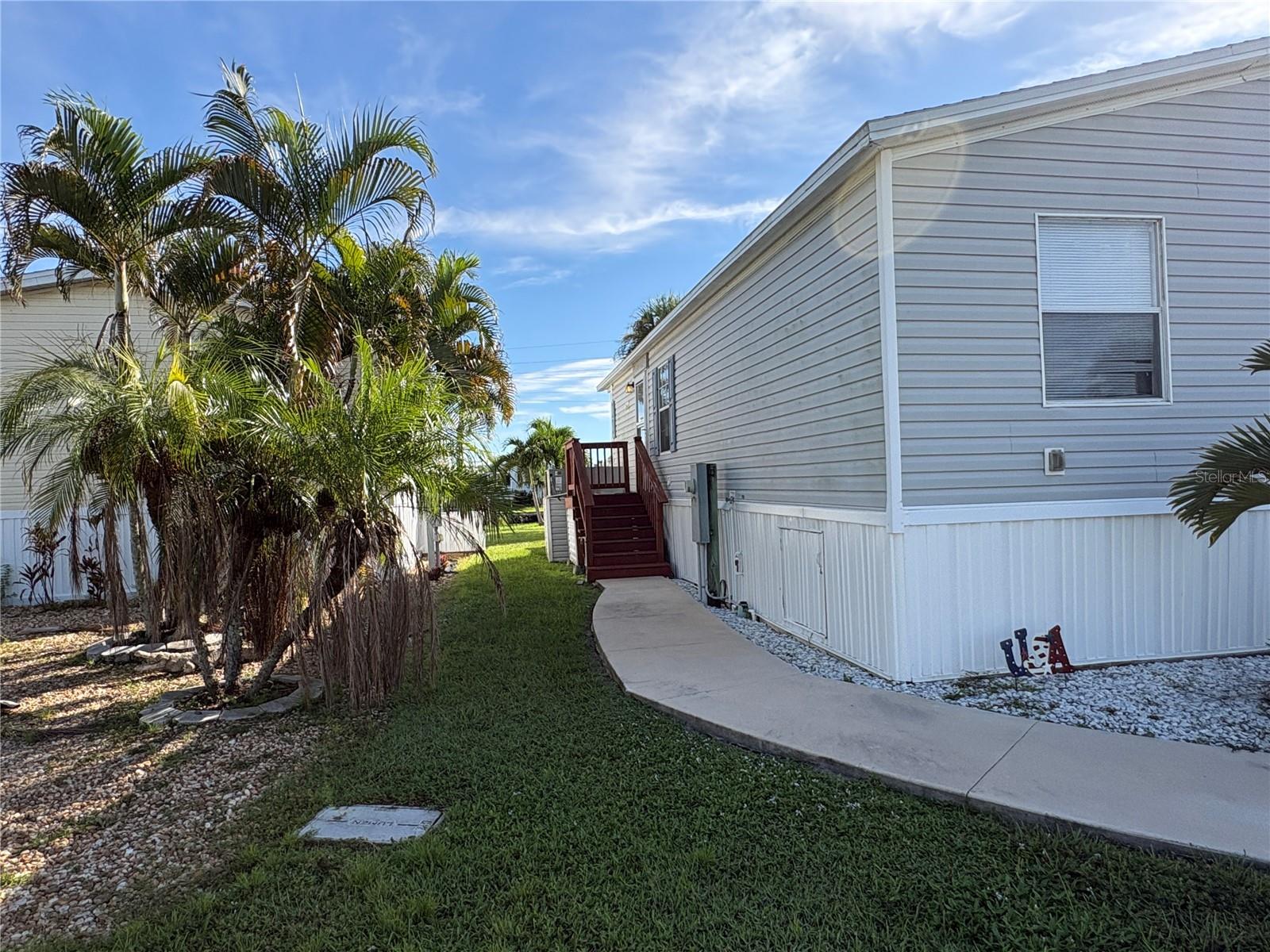 3308 Sunny Harbor Dr Property Photo 2