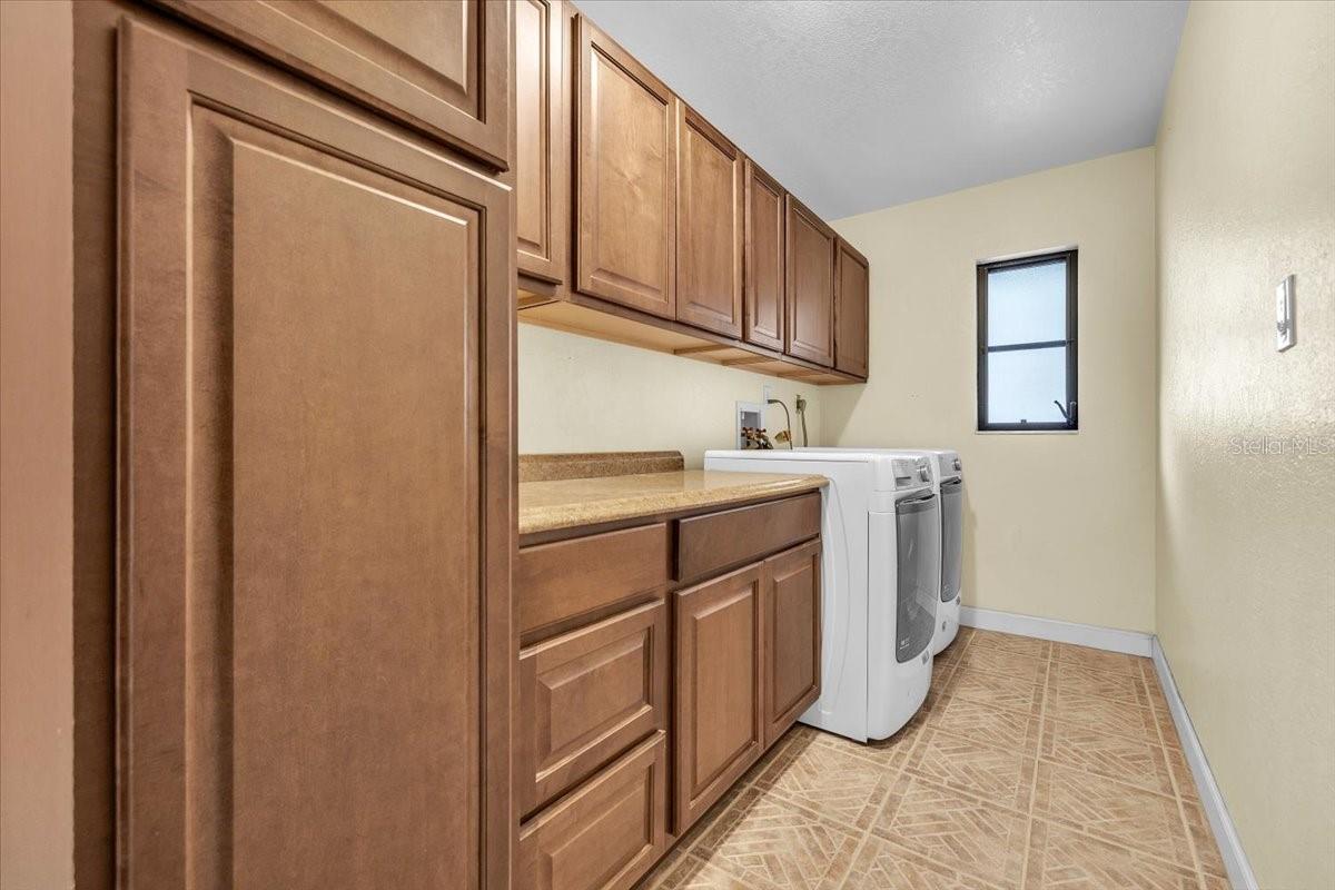 21238 Hubbard Ave Property Photo 29