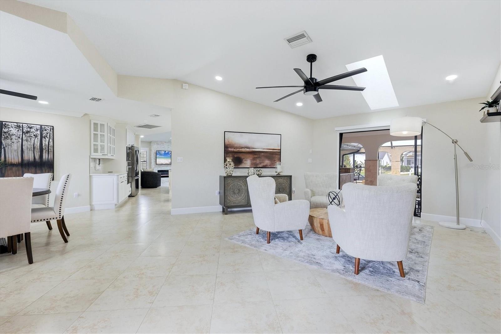 1014 Via Tripoli Property Photo 6