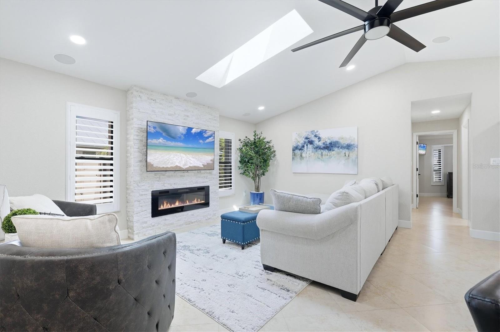 1014 Via Tripoli Property Photo 13