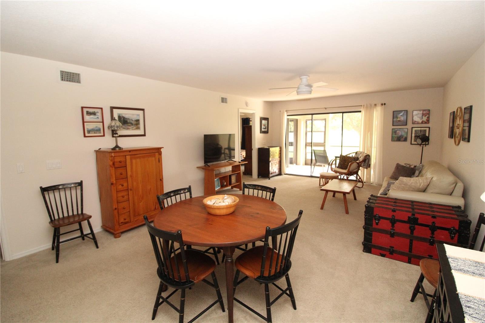1335 Saxony Cir #315 Property Photo 2