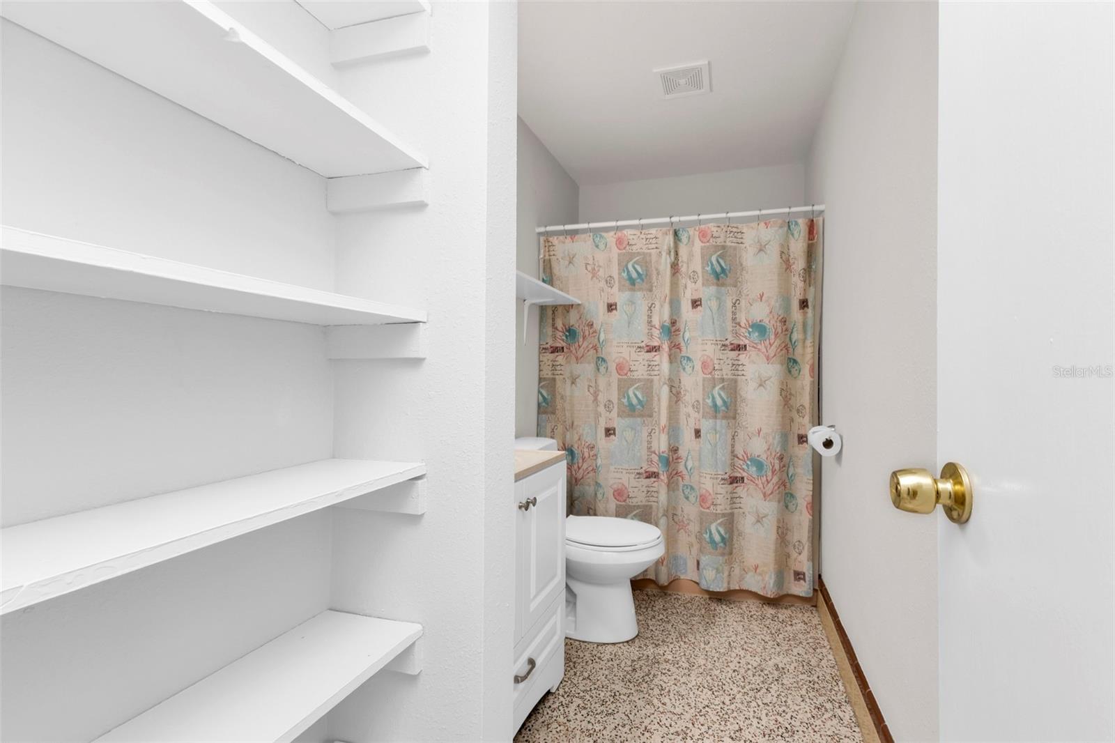 6235 Columbia Dr Property Photo 25