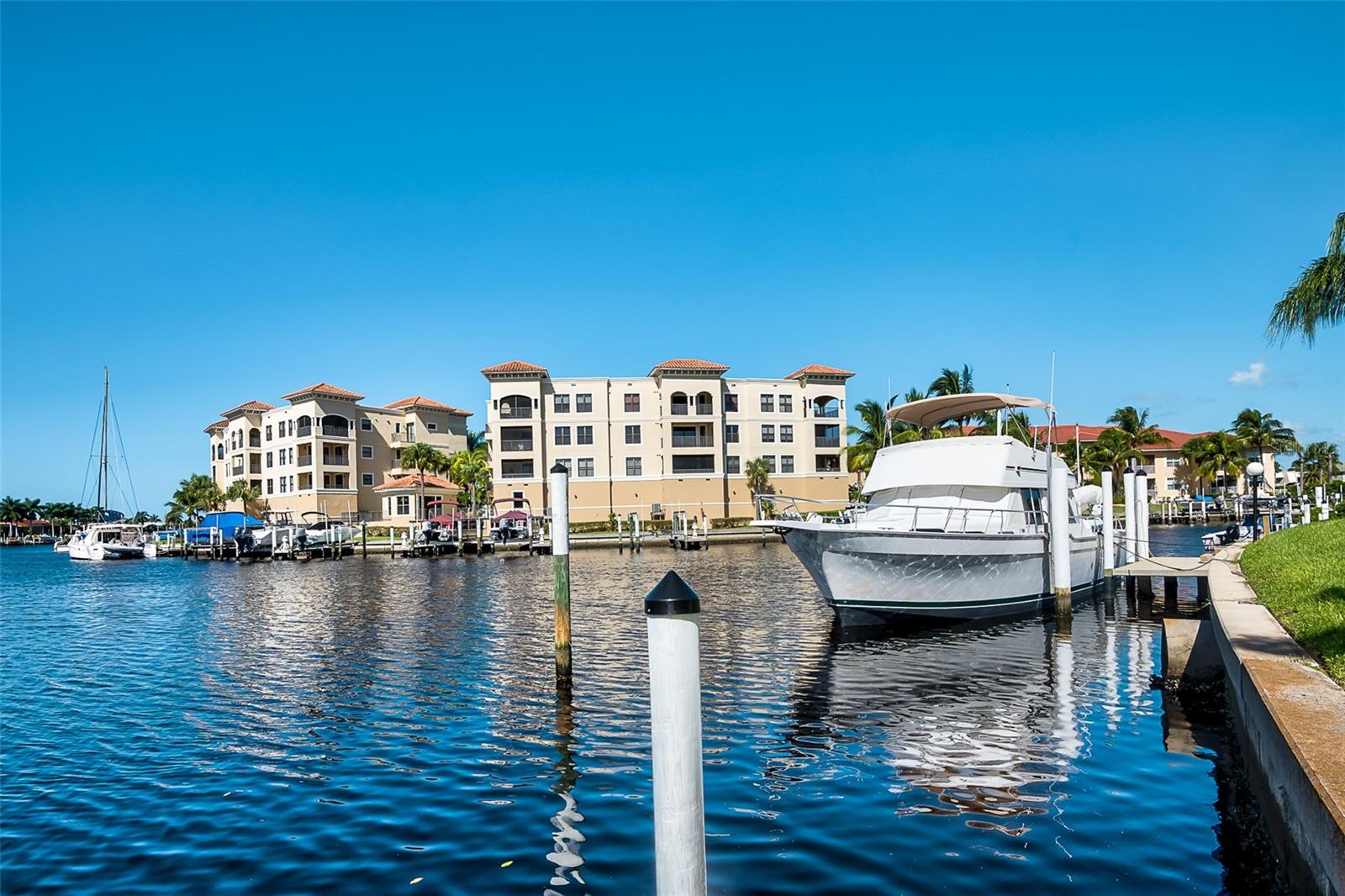 3256 WHITE IBIS CT #425 Property Photo 1