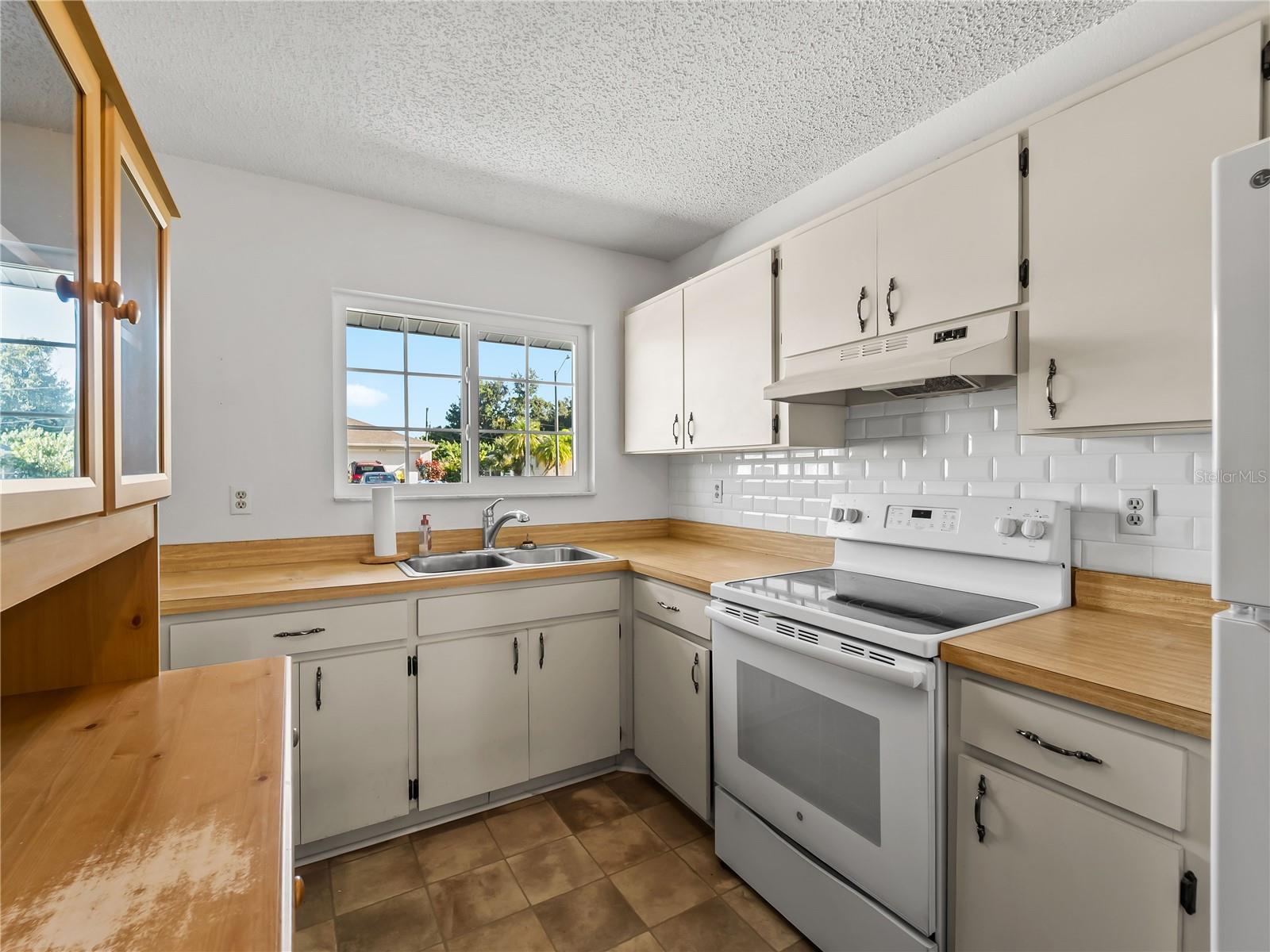 18103 Windswept Ave Property Photo 16