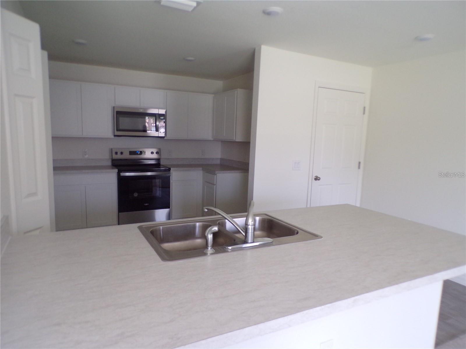22309 Esplanade Ave Property Photo 4