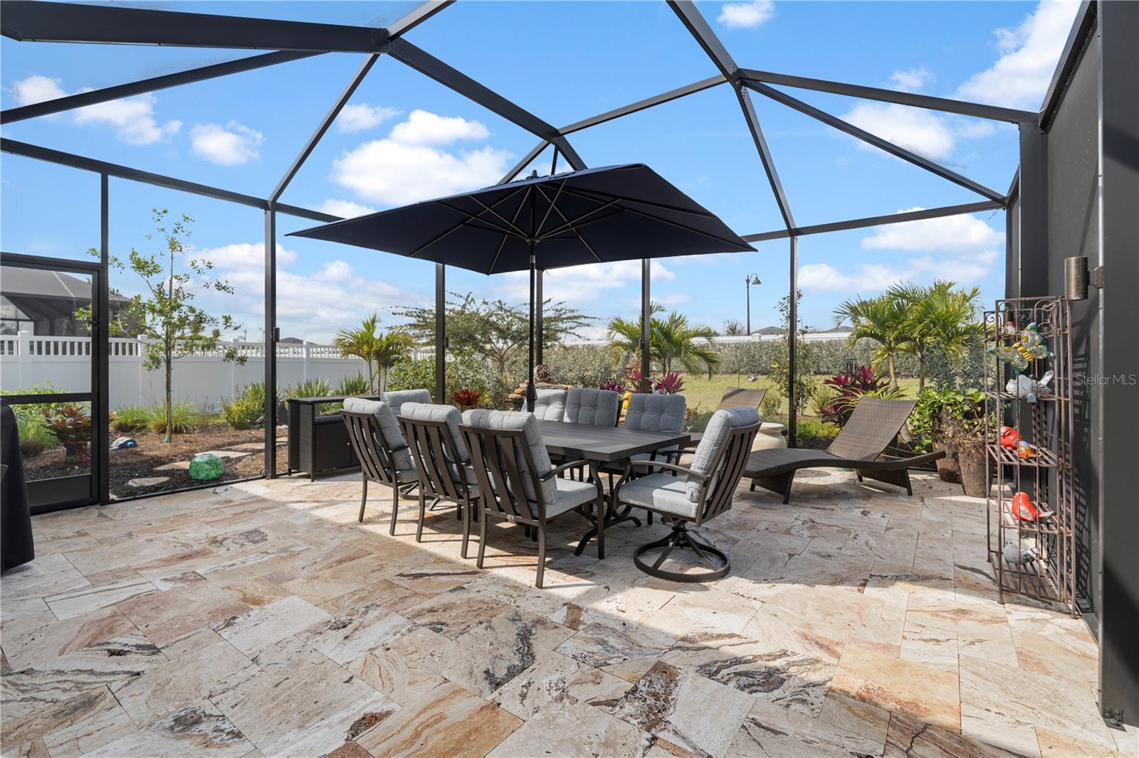 15877 Shoreline Dr Property Photo 4