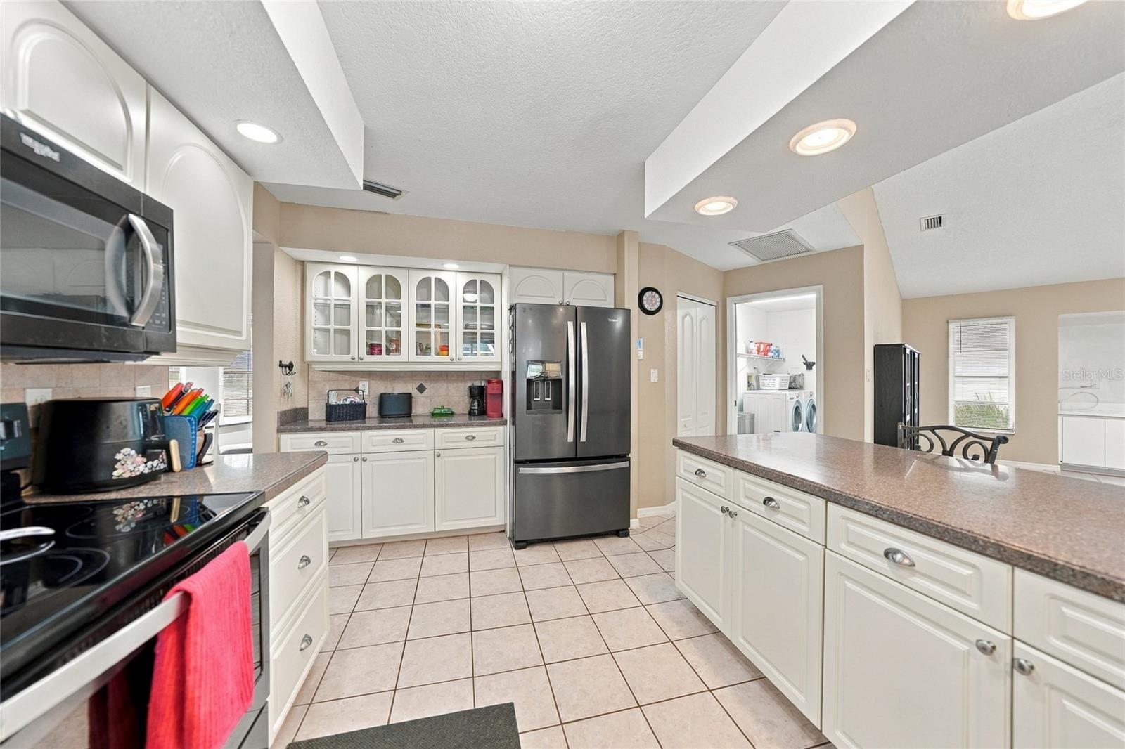 1374 Navigator Rd Property Photo 15