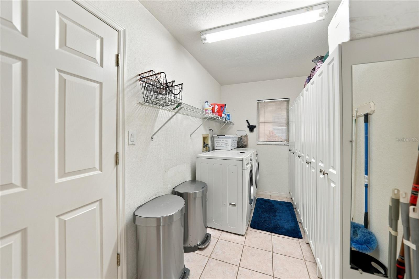 1374 Navigator Rd Property Photo 19