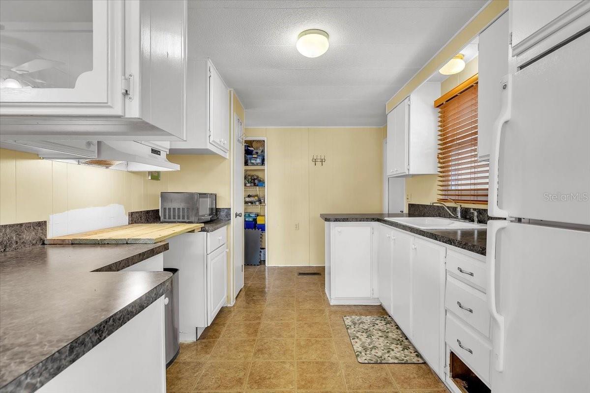 24437 Harborview Rd #27 Property Photo 5