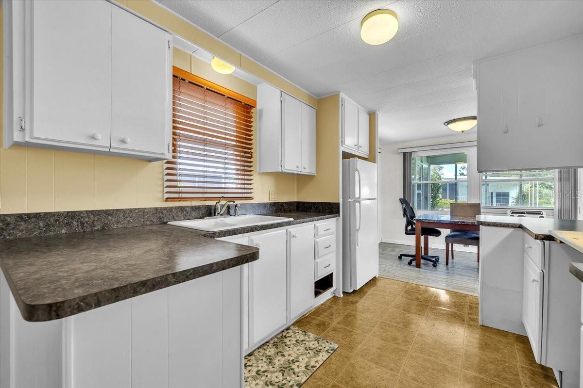 24437 Harborview Rd #27 Property Photo 6