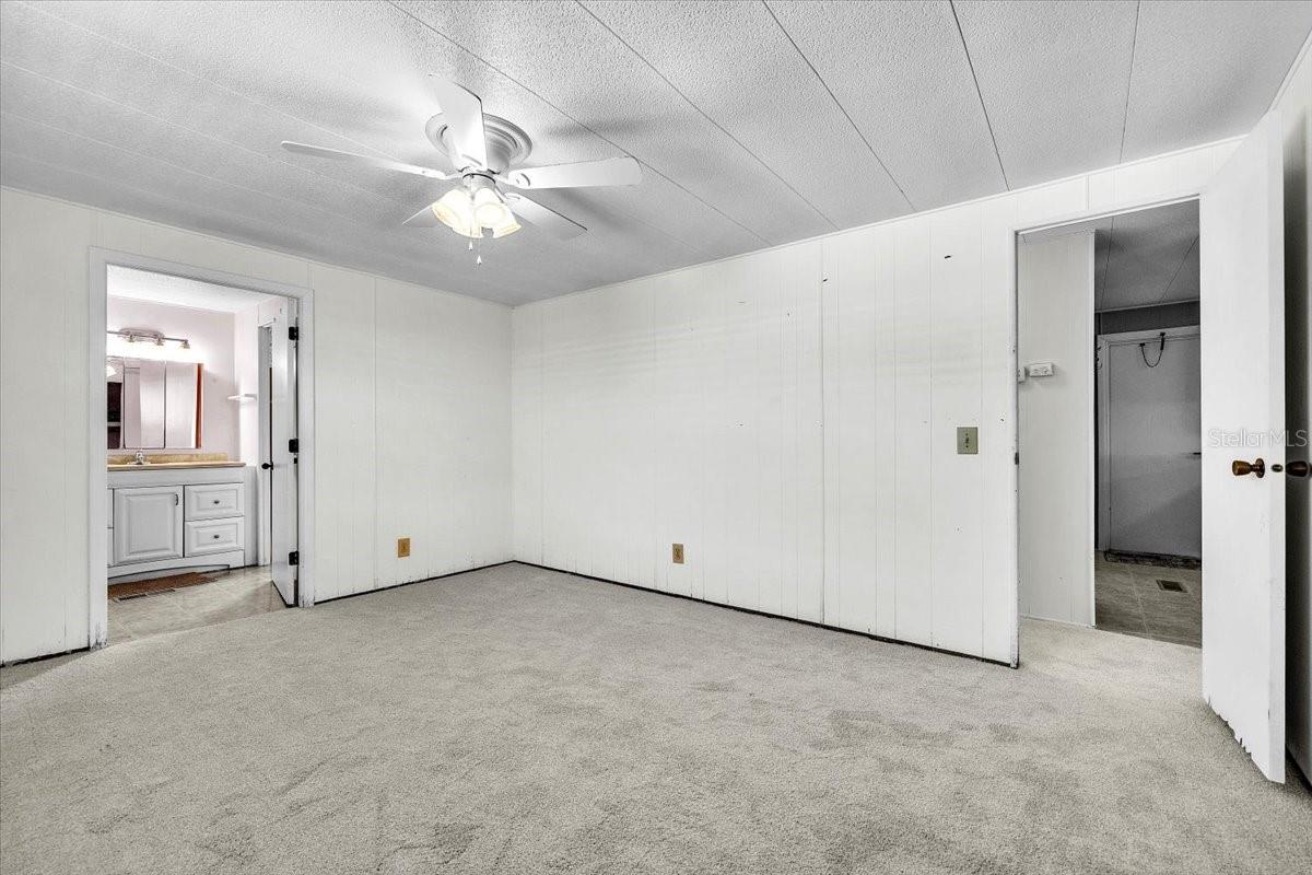24437 Harborview Rd #27 Property Photo 18