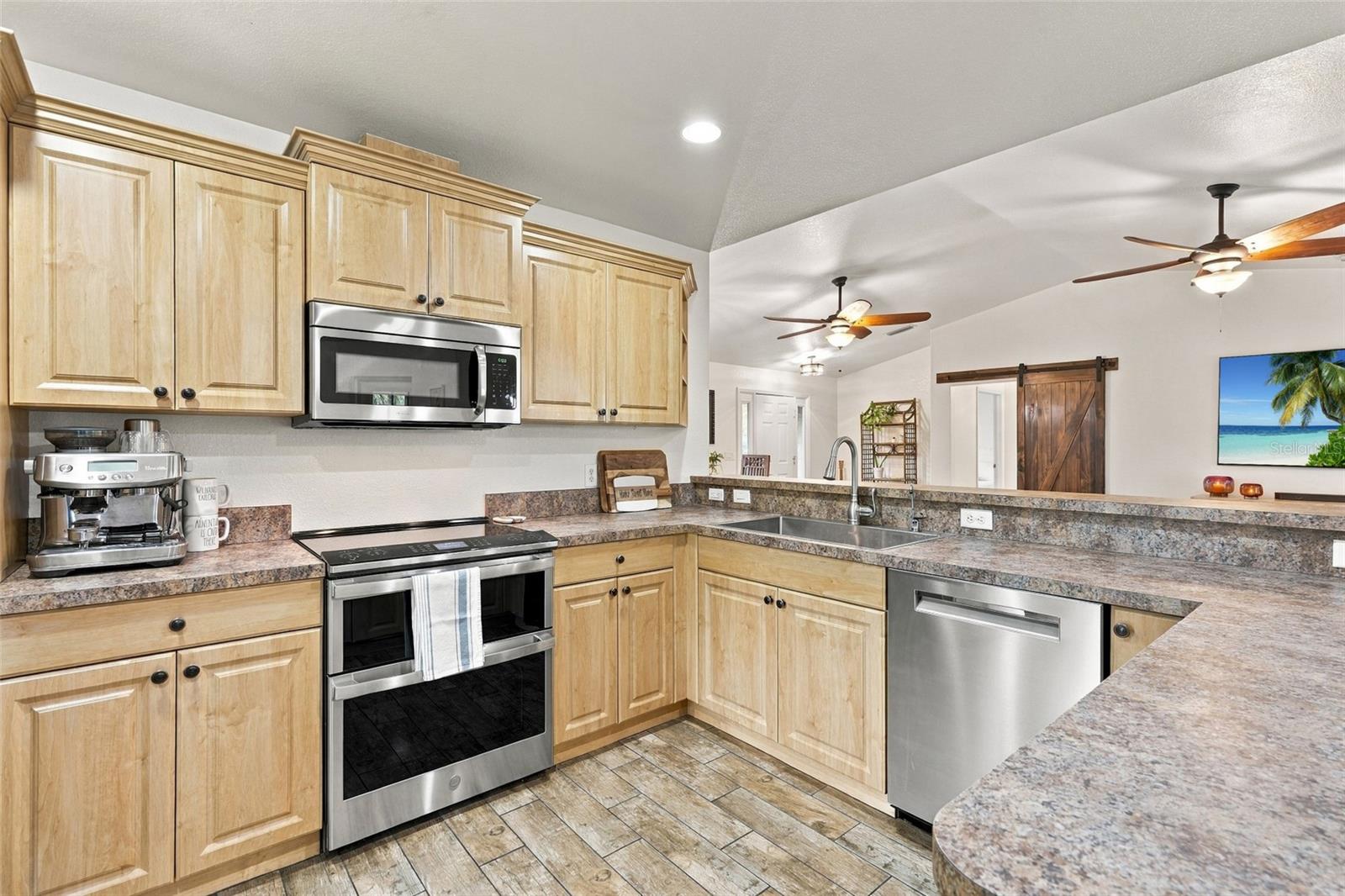 3174 Wenona Dr Property Photo 20