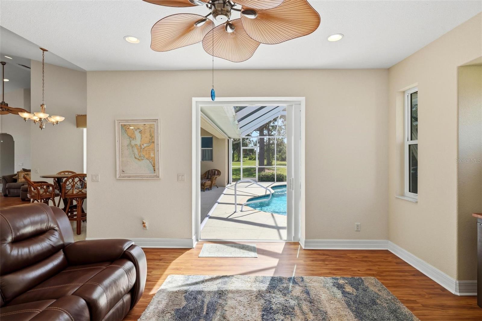 614 Rotonda Cir Property Photo 41