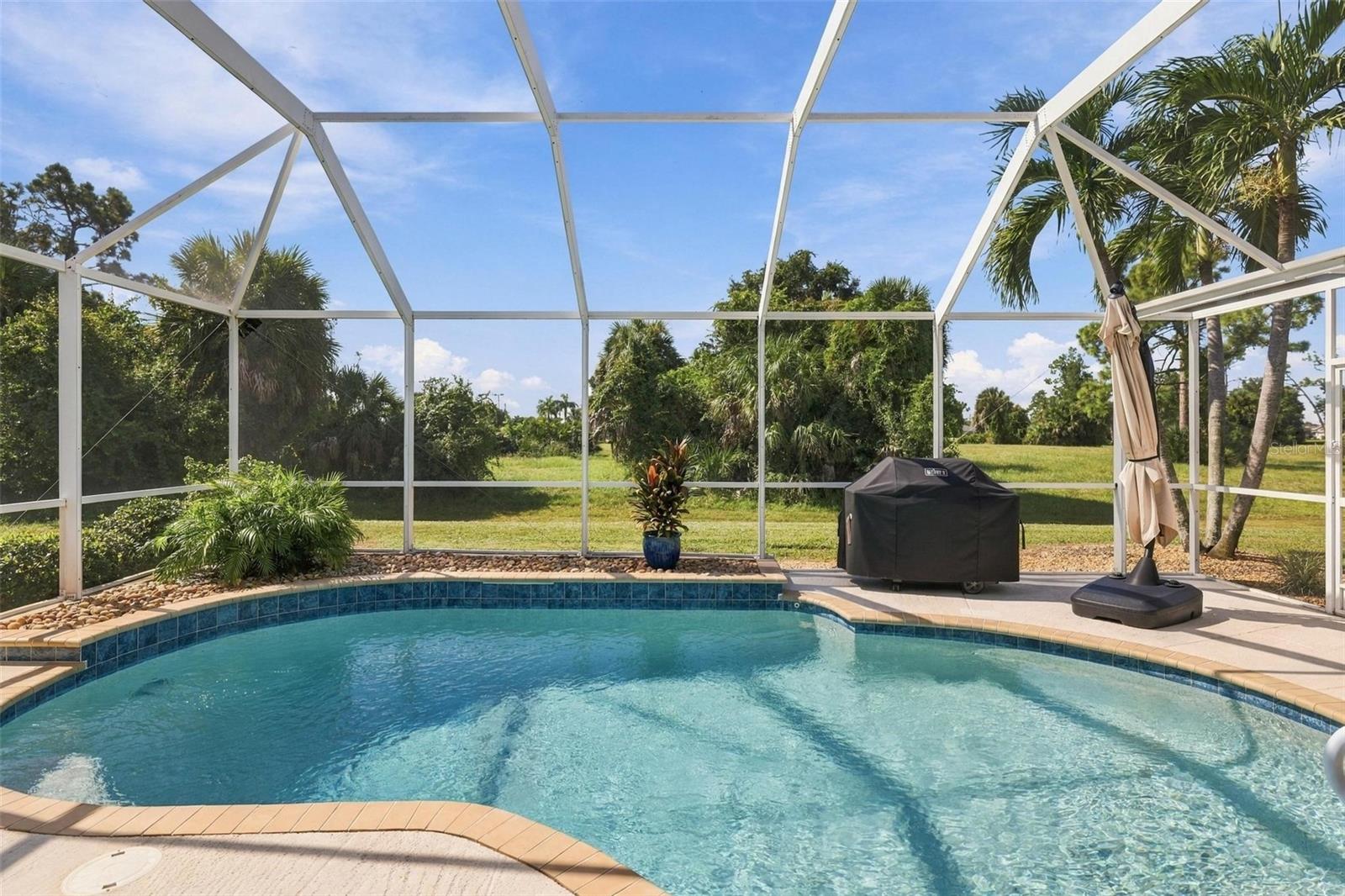 614 Rotonda Cir Property Photo 44