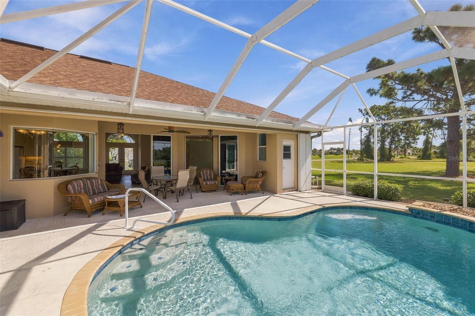614 Rotonda Cir Property Photo 45
