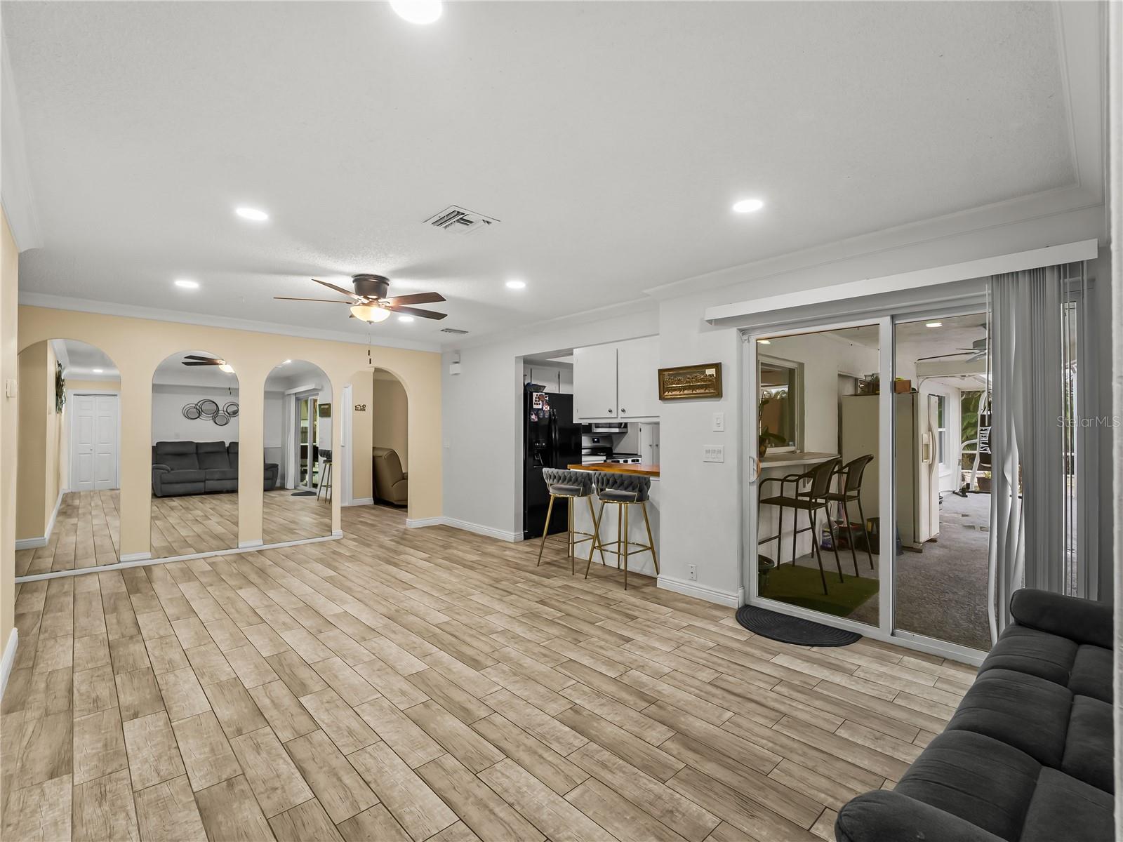20343 Rutherford Ave Property Photo 13