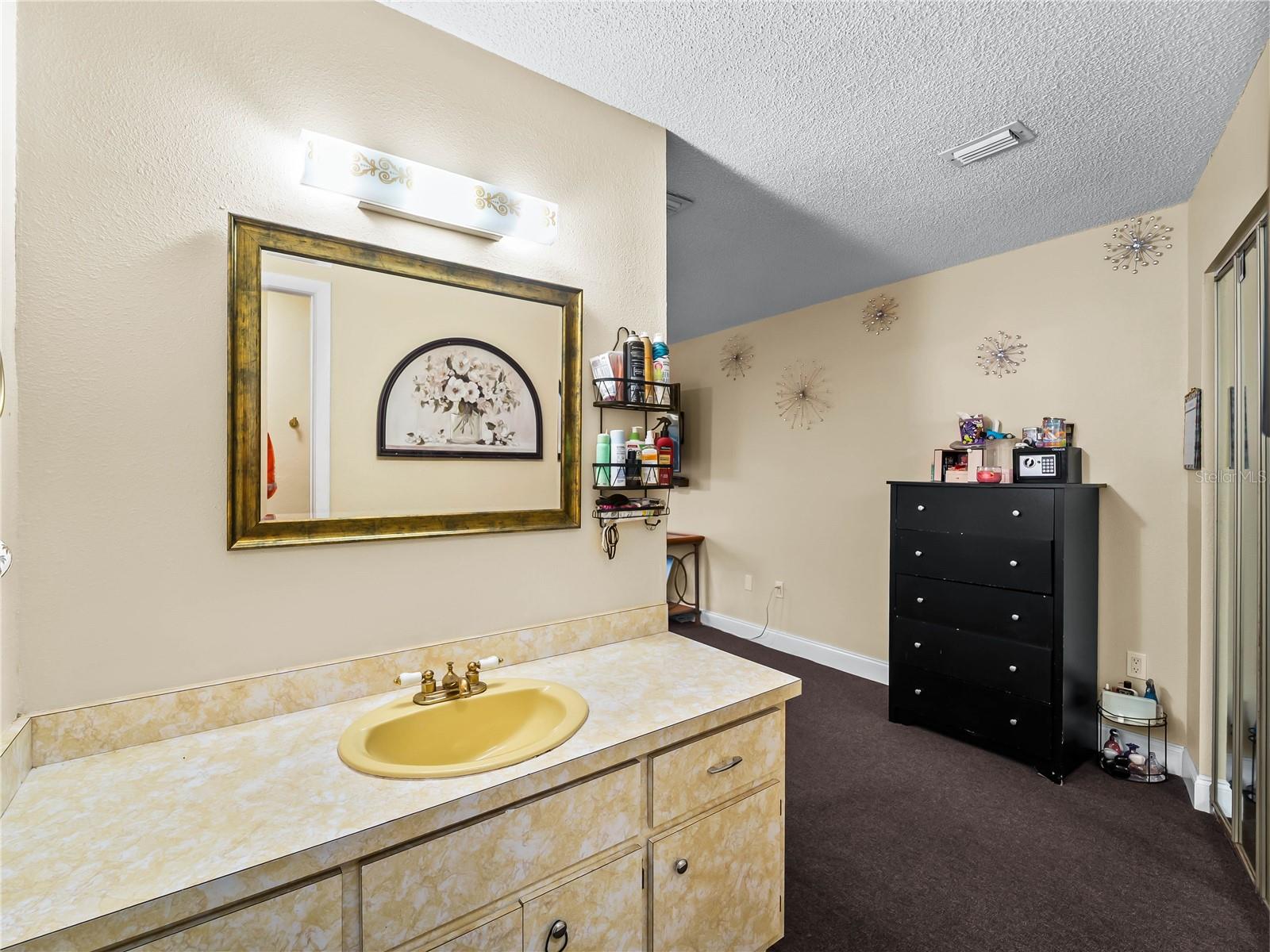 20343 Rutherford Ave Property Photo 17