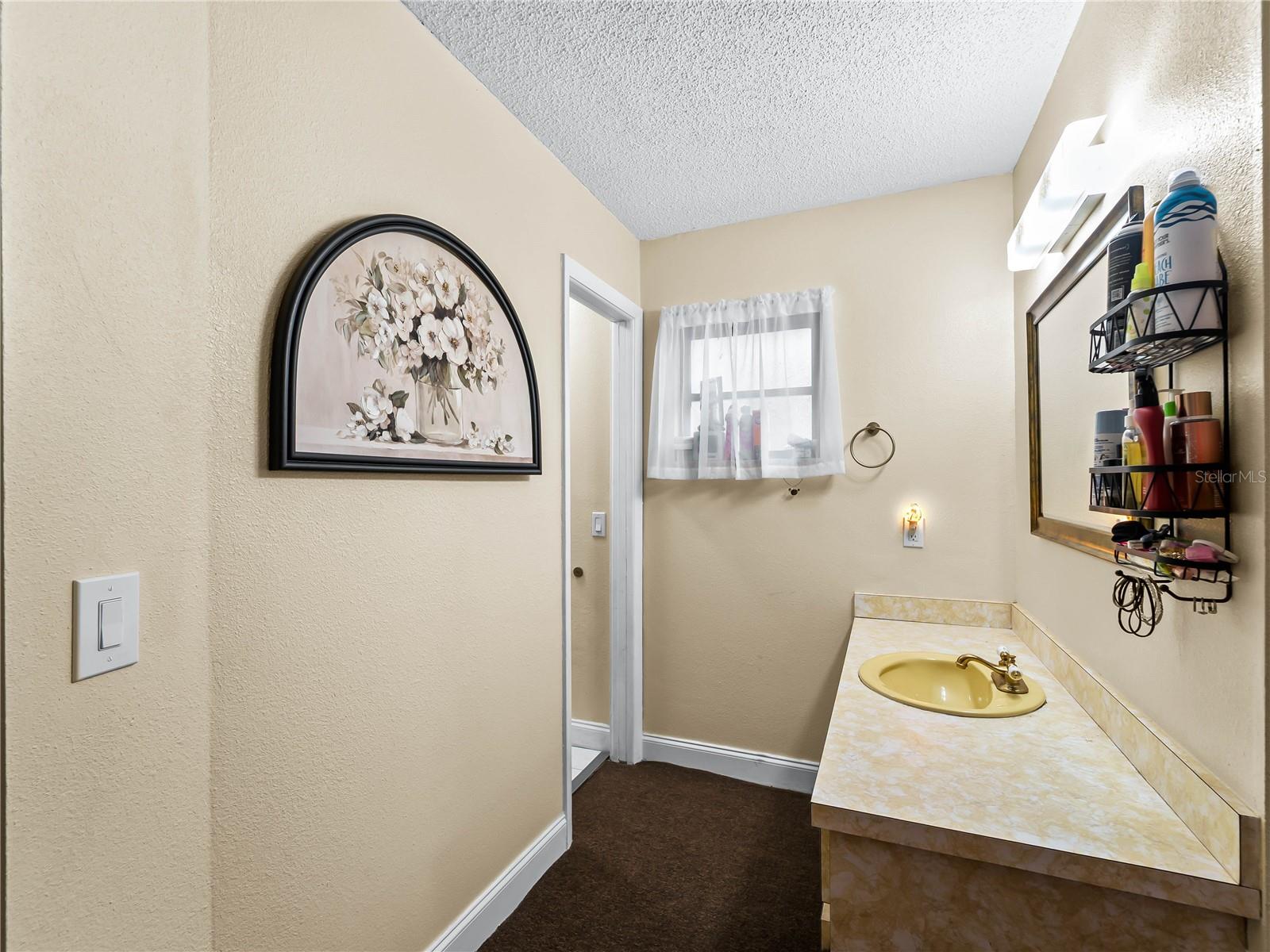 20343 Rutherford Ave Property Photo 18