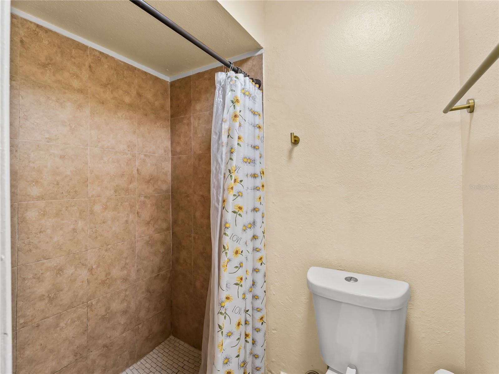 20343 Rutherford Ave Property Photo 19