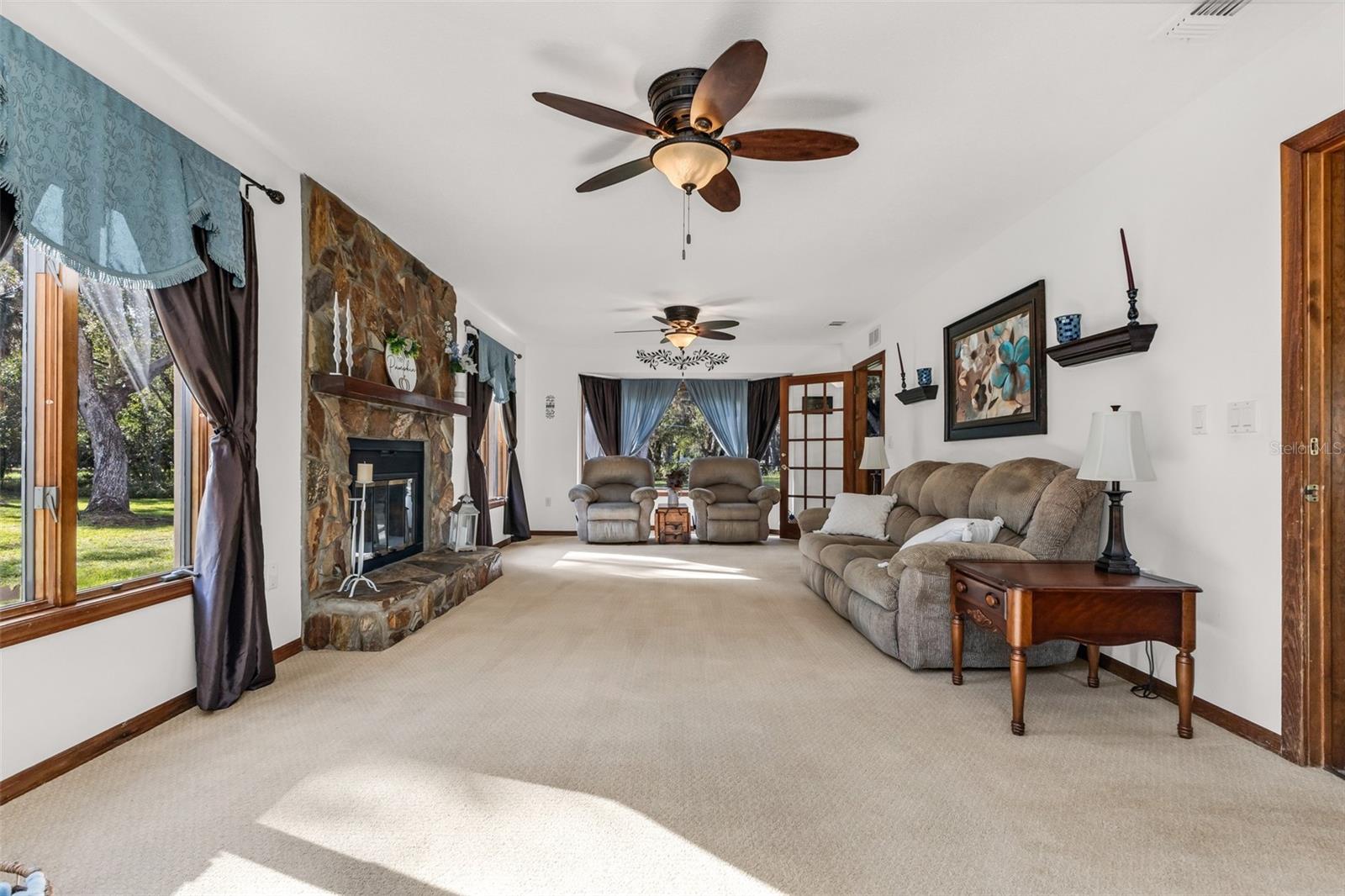 24518 Tangerine Ave Property Photo 8