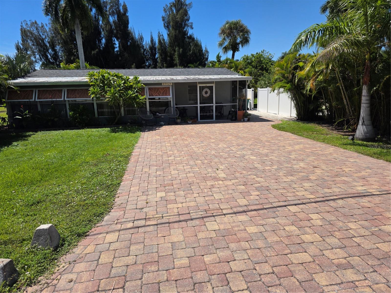 27429 Dutch Ave Property Photo
