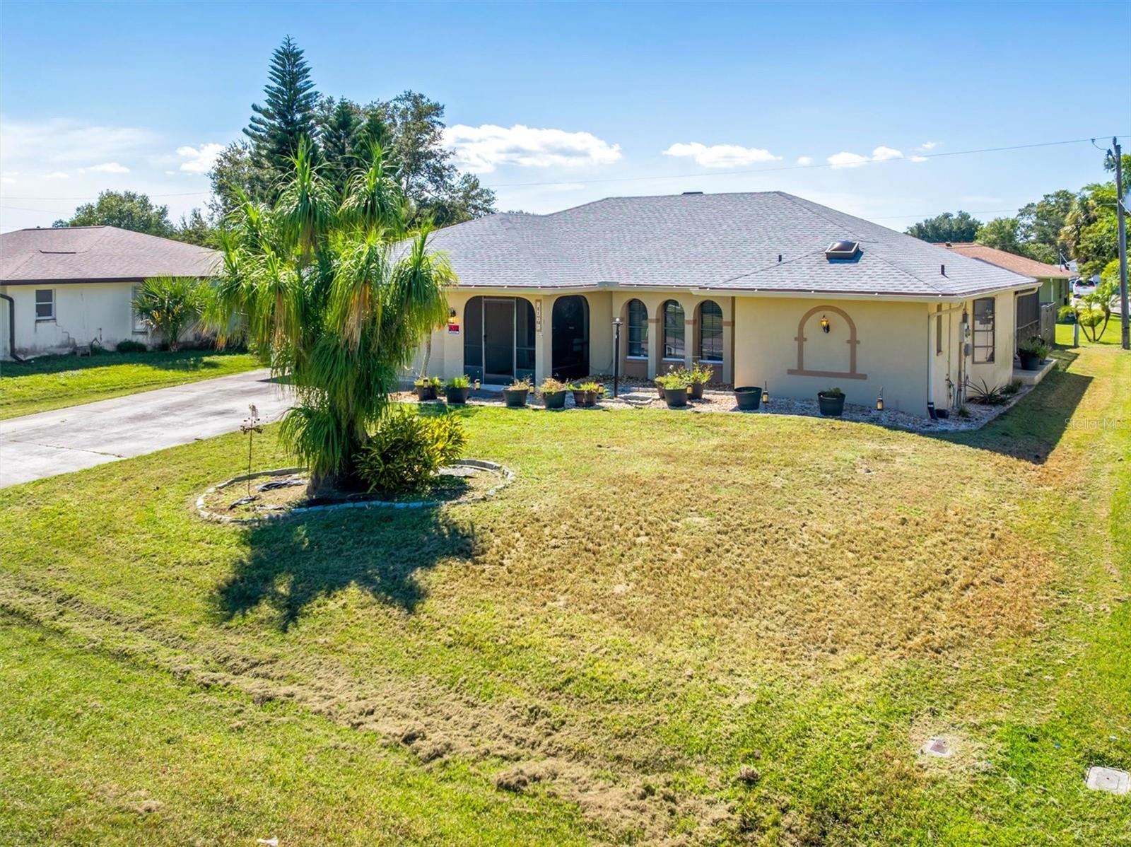 1179 Talbot St Property Photo
