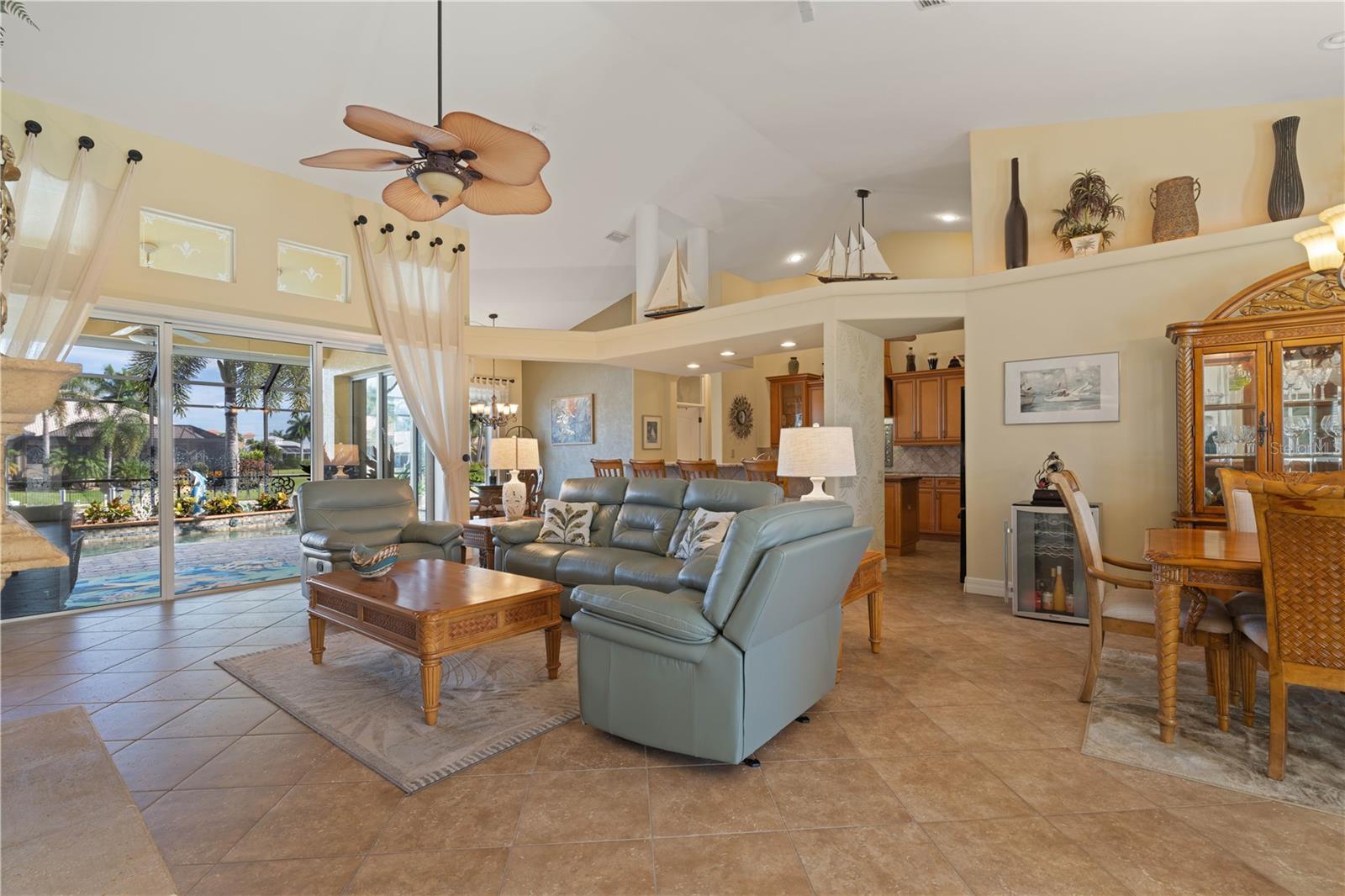 1448 Kiwi Ct Property Photo 3