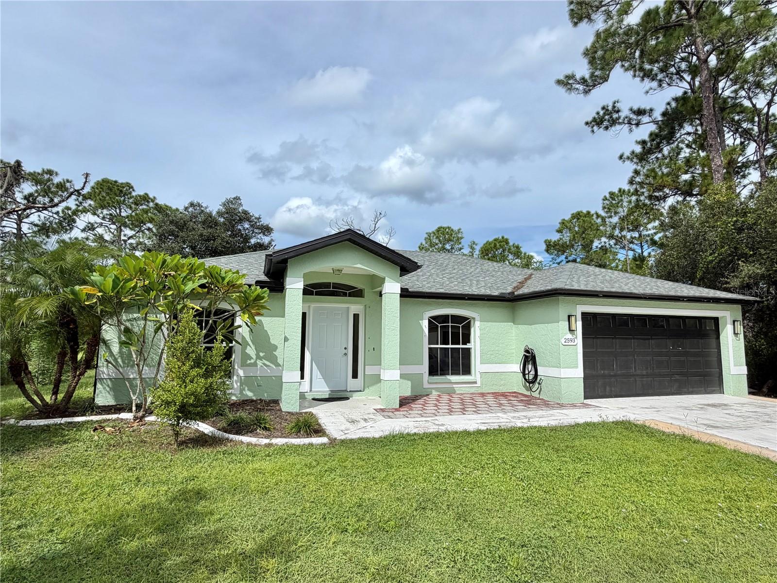 2593 De Vore St Property Photo 1