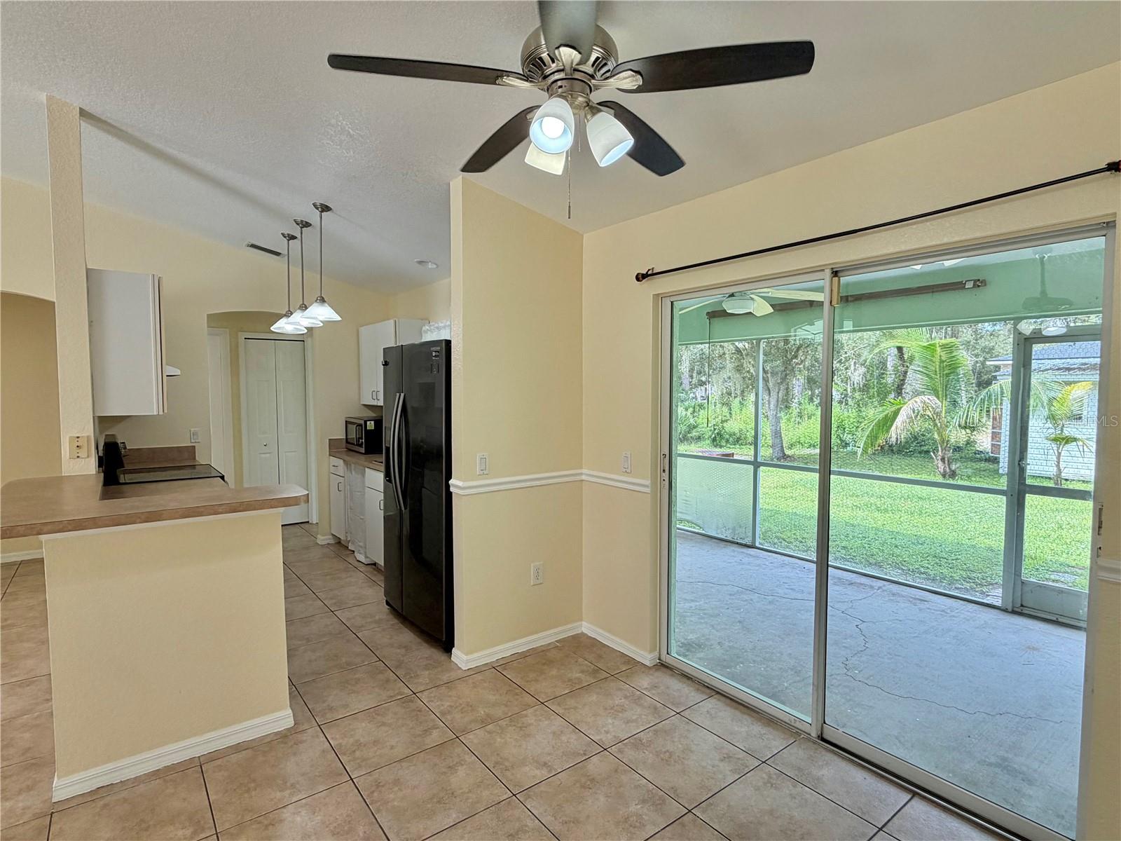 2593 De Vore St Property Photo 7