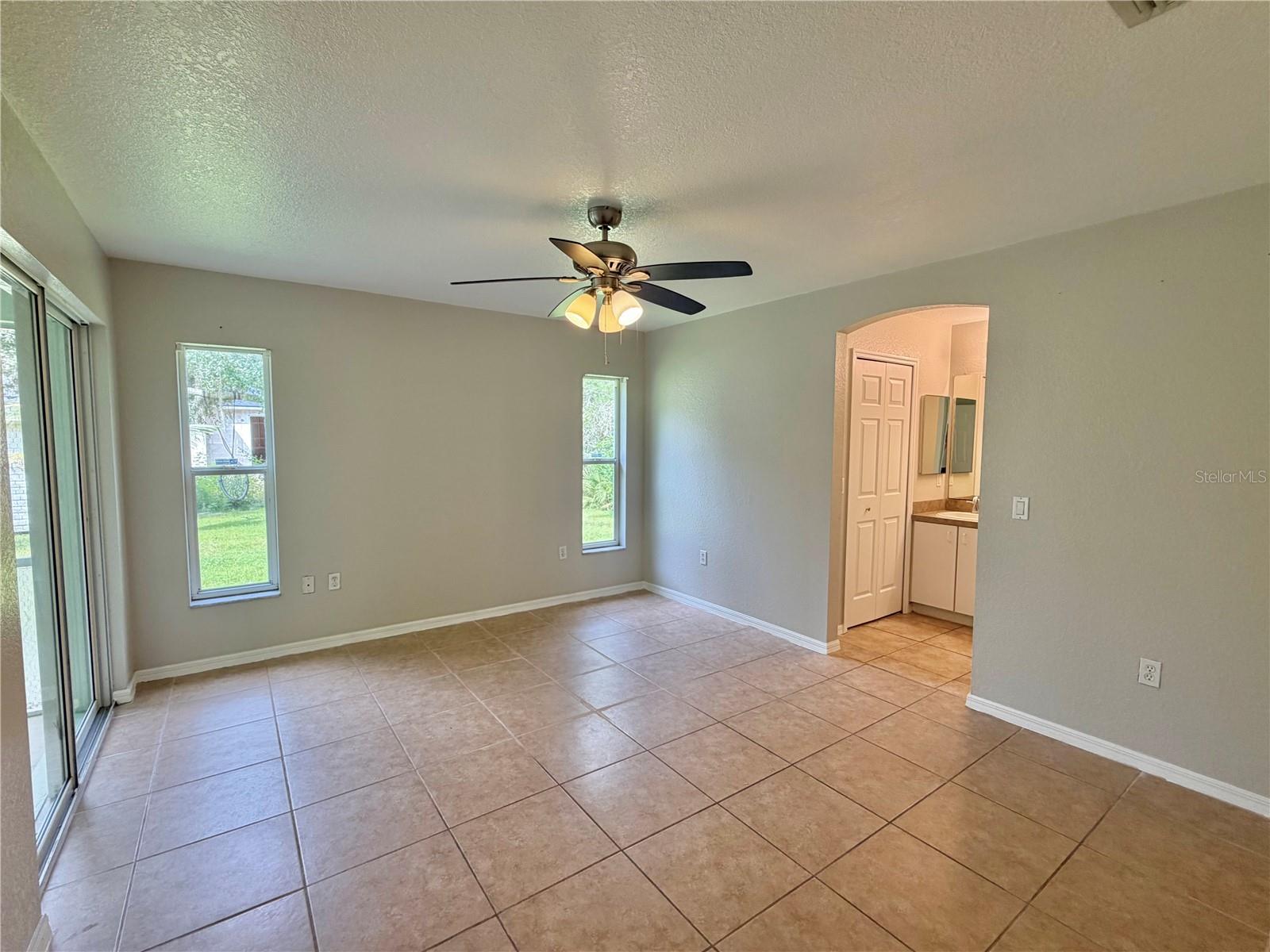 2593 De Vore St Property Photo 10