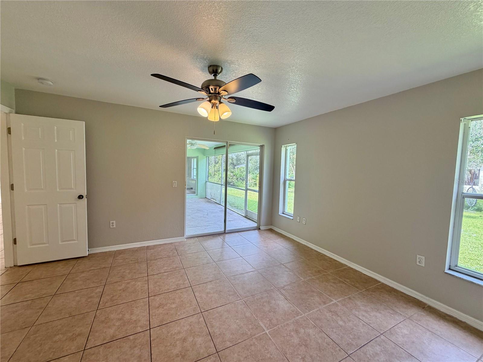 2593 De Vore St Property Photo 11
