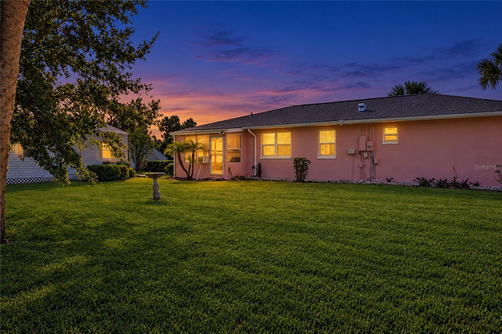 18116 Edgewater Dr Property Photo 2