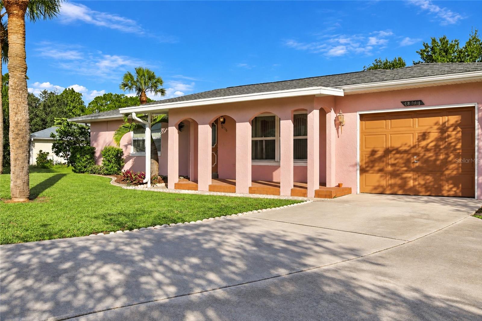 18116 Edgewater Dr Property Photo 4