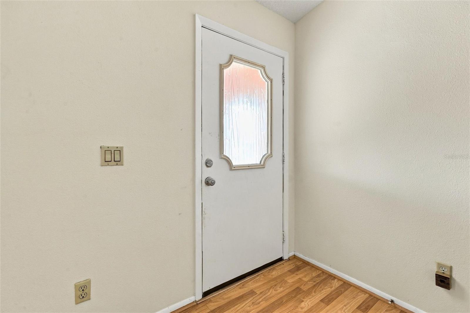 18116 Edgewater Dr Property Photo 7