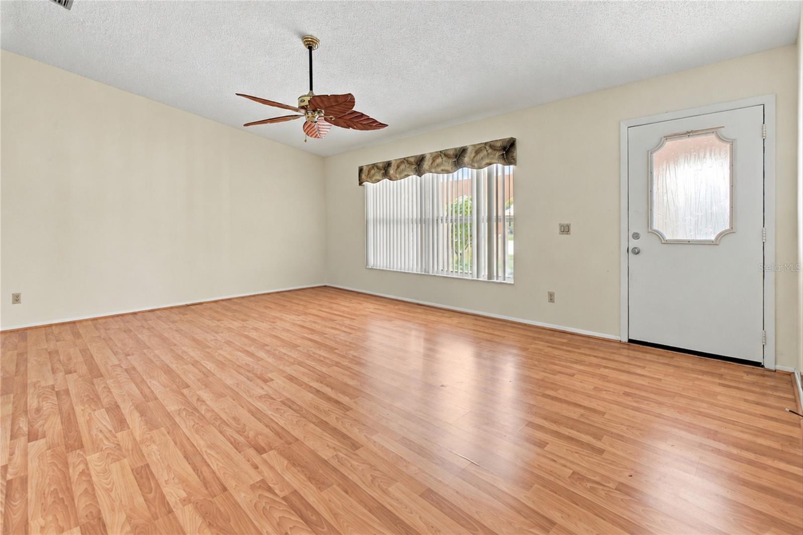 18116 Edgewater Dr Property Photo 9